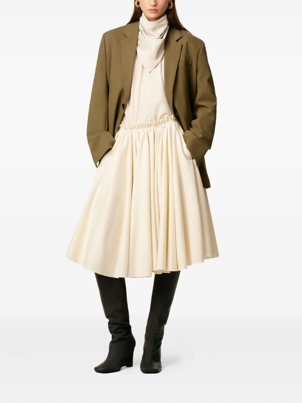 Image de l'article Blazer deux boutons de la marque Ami PARIS pour Femme - Saison Automne-Hiver 2025 - Vue de Dos