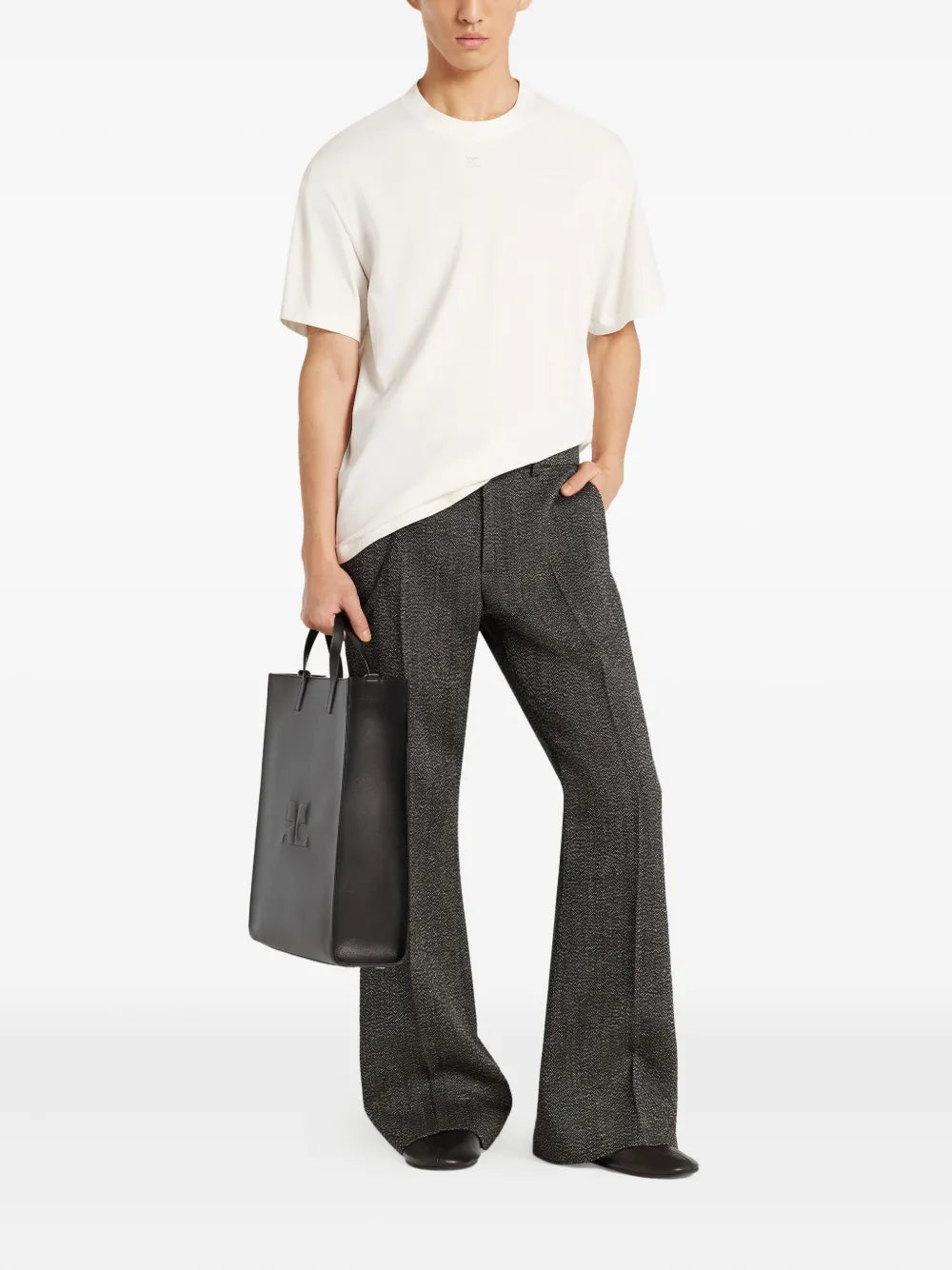 ブランドCourrègesのメンズオーバーサイズTシャツの画像 - 秋冬シーズン2025 - 後面ビュー