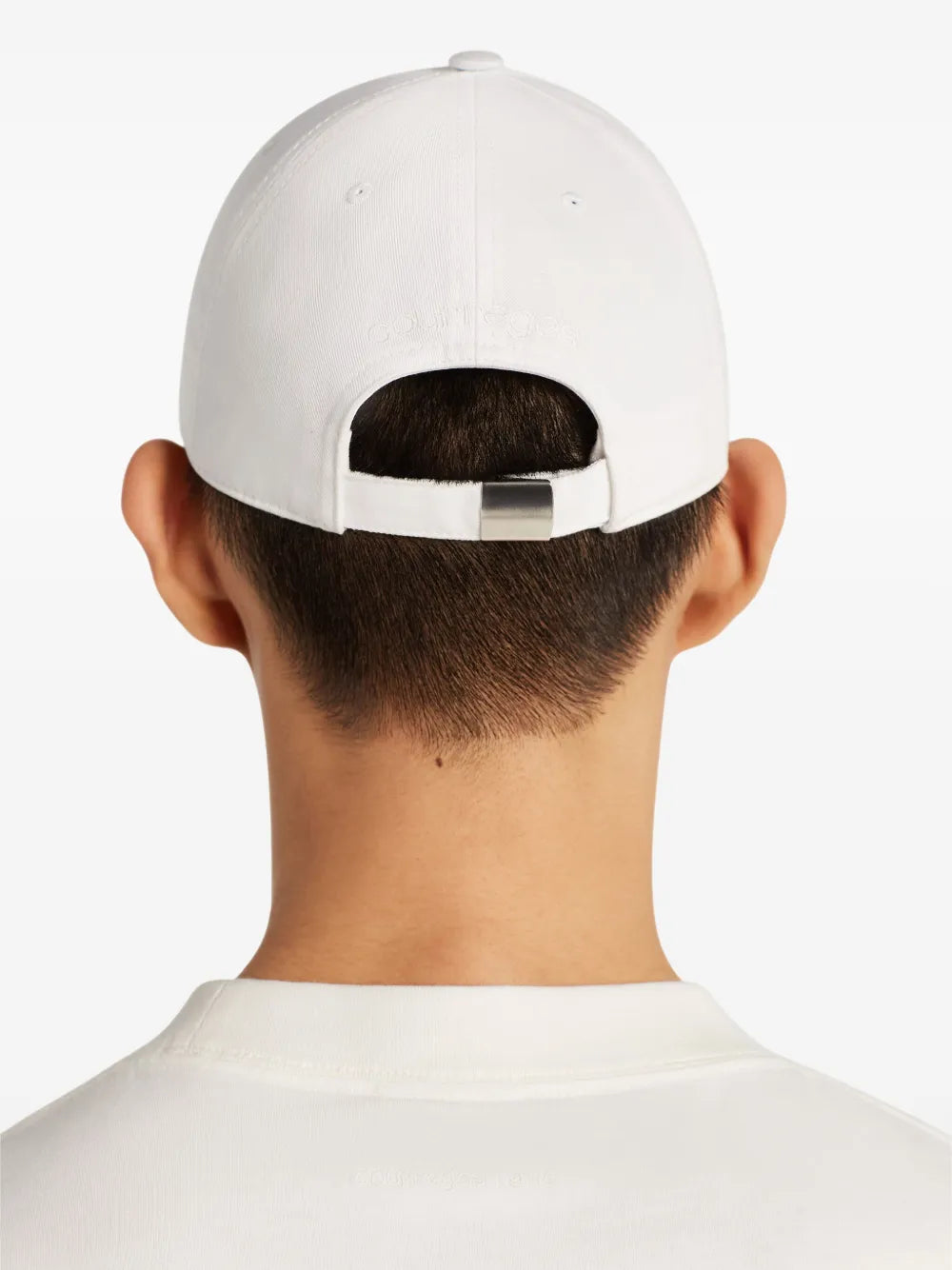 ブランドCourrègesのメンズオーバーサイズTシャツの画像 - 秋冬シーズン2025 - 詳細ビュー4