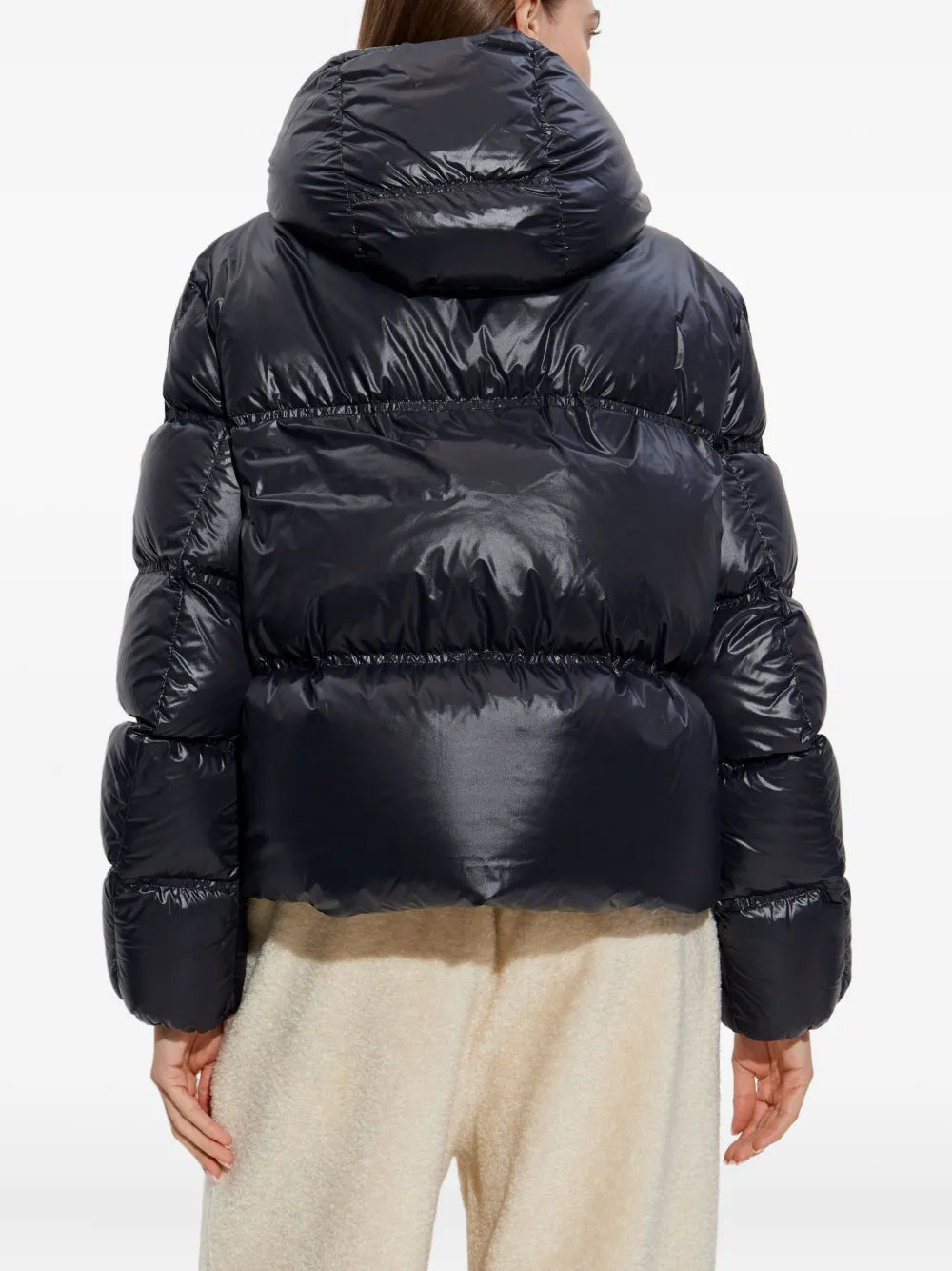 Image de l'article Doudoune Erea de la marque Moncler pour Femme - Saison Automne-Hiver 2025 - Vue détaillée_4