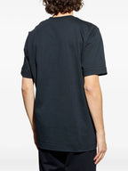 Imagen del artículo T-shirt de logo de cuero de la marca Moncler para Hombre - Temporada Otoño-Invierno 2025 - Vista Detallada_4
