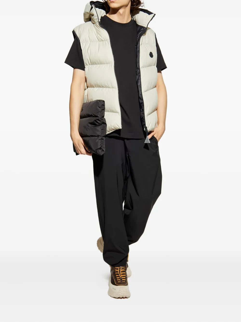 Image de l'article T-shirt à logo de la marque Moncler pour Homme - Saison Automne-Hiver 2025 - Vue de Dos