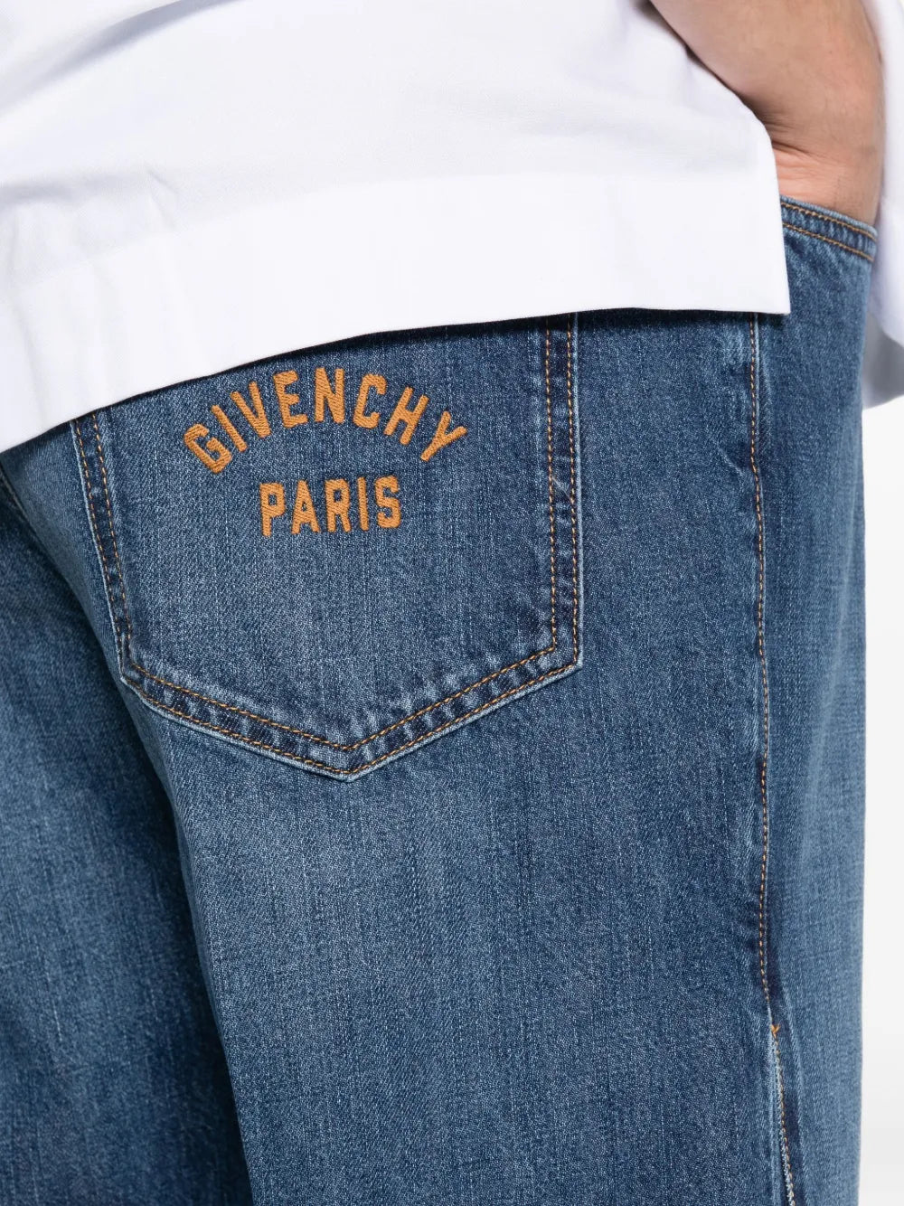 Image of the Givenchy Men's denim jeans - Fall-Winter 2025 - Detailed View 5