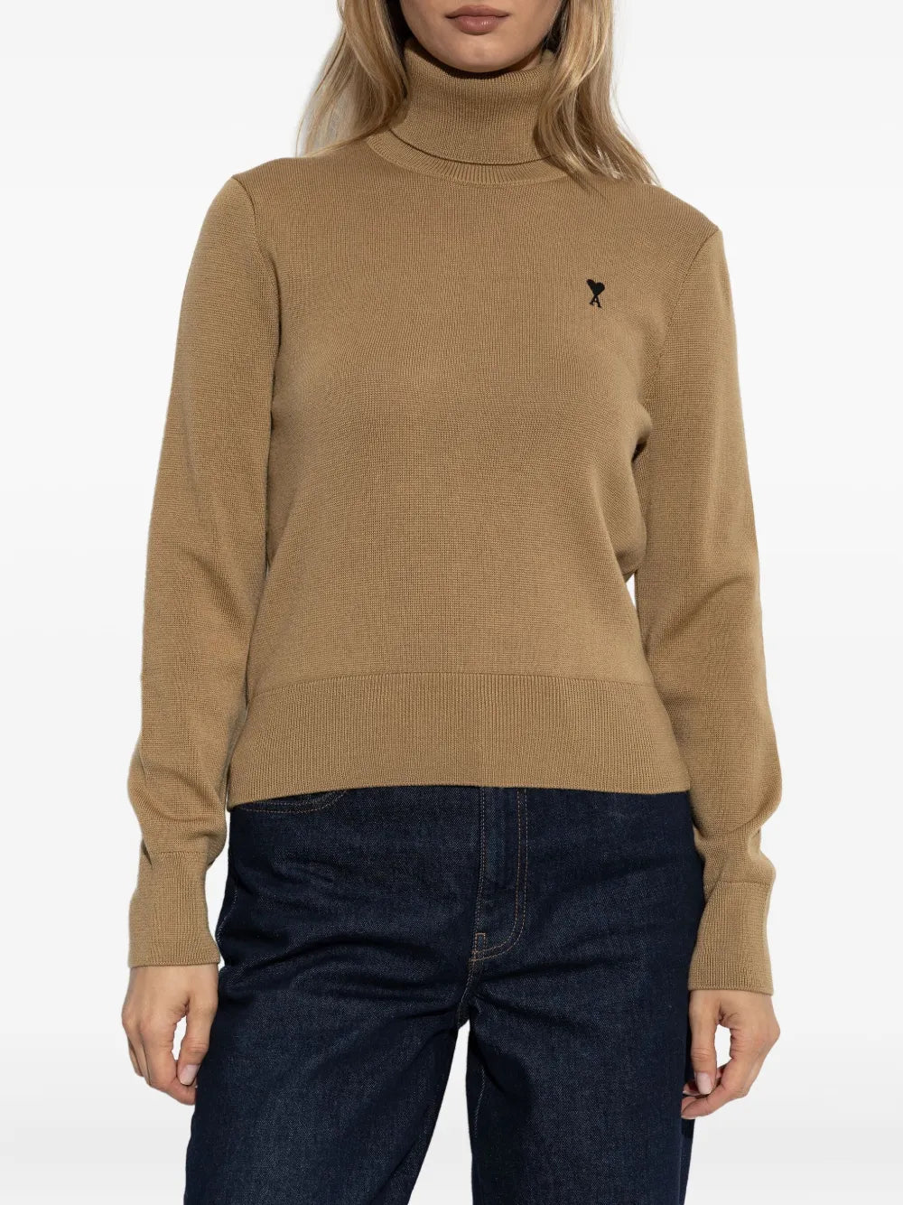 Immagine dell'articolo Maglione a collo alto Ami de coeur del marchio Ami PARIS per Donna - Stagione Autunno-Inverno 2025 - Vista Dettagliata_1