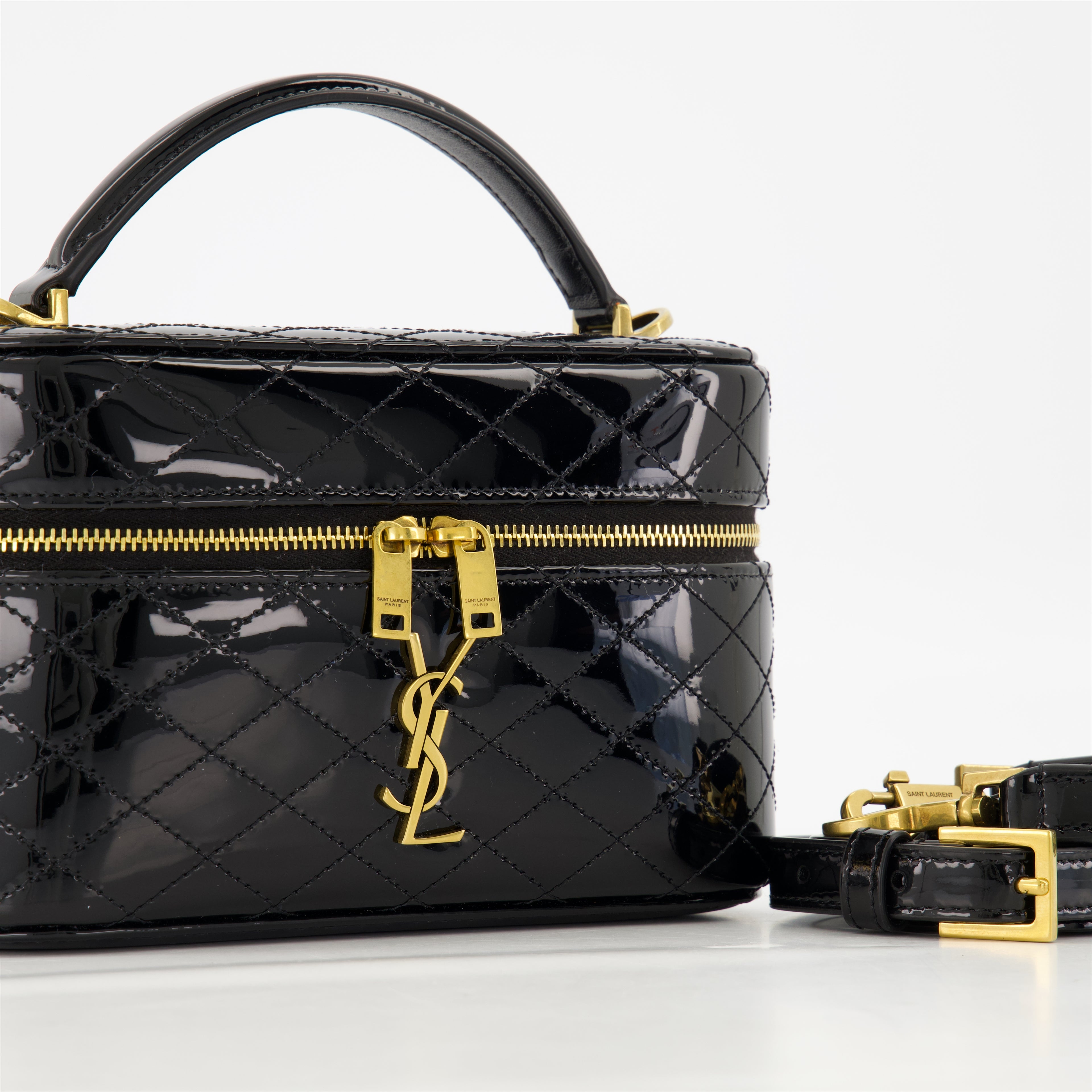 Bolsos de mano y al hombro Sac Gaby Vanity en cuir verni Saint Laurent Negro Femme