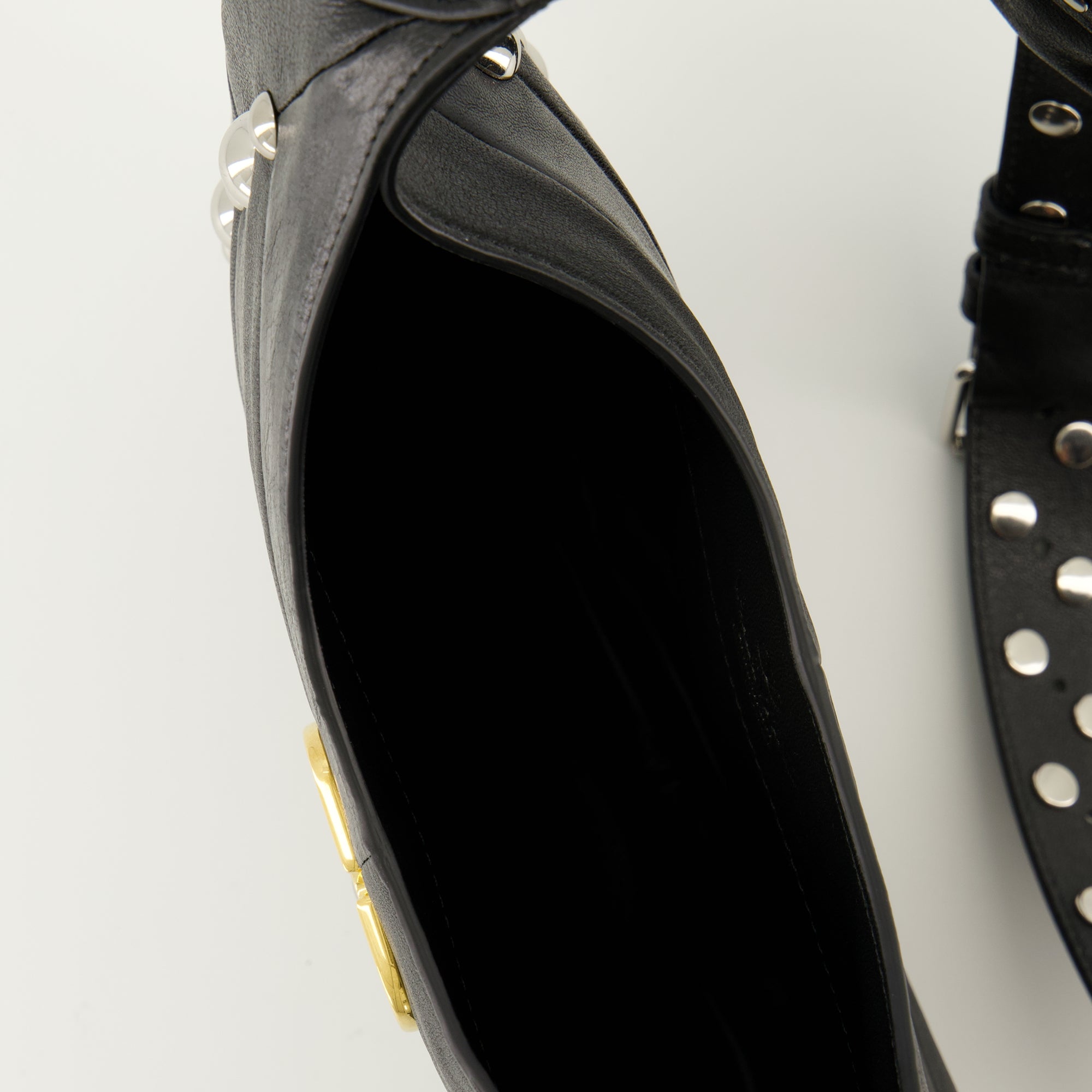 Image de l'article Sac Hoboho de la marque Valentino Garavani pour Femme - Saison Automne-Hiver 2025 - Vue détaillée_3