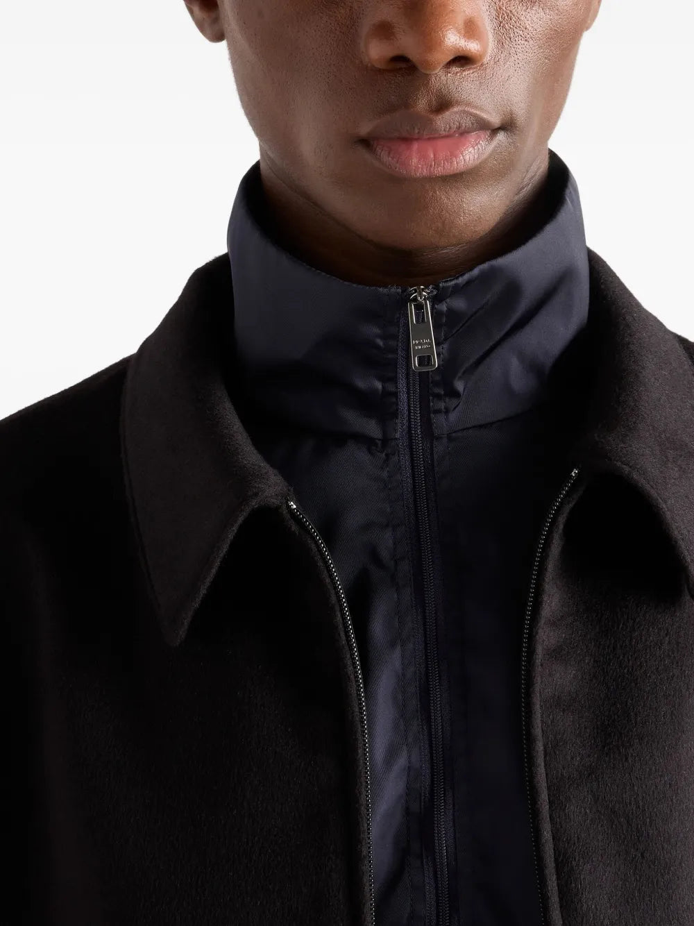 Image de l'article Veste bi-matière de la marque Prada pour Homme - Saison Automne-Hiver 2025 - Vue détaillée_5