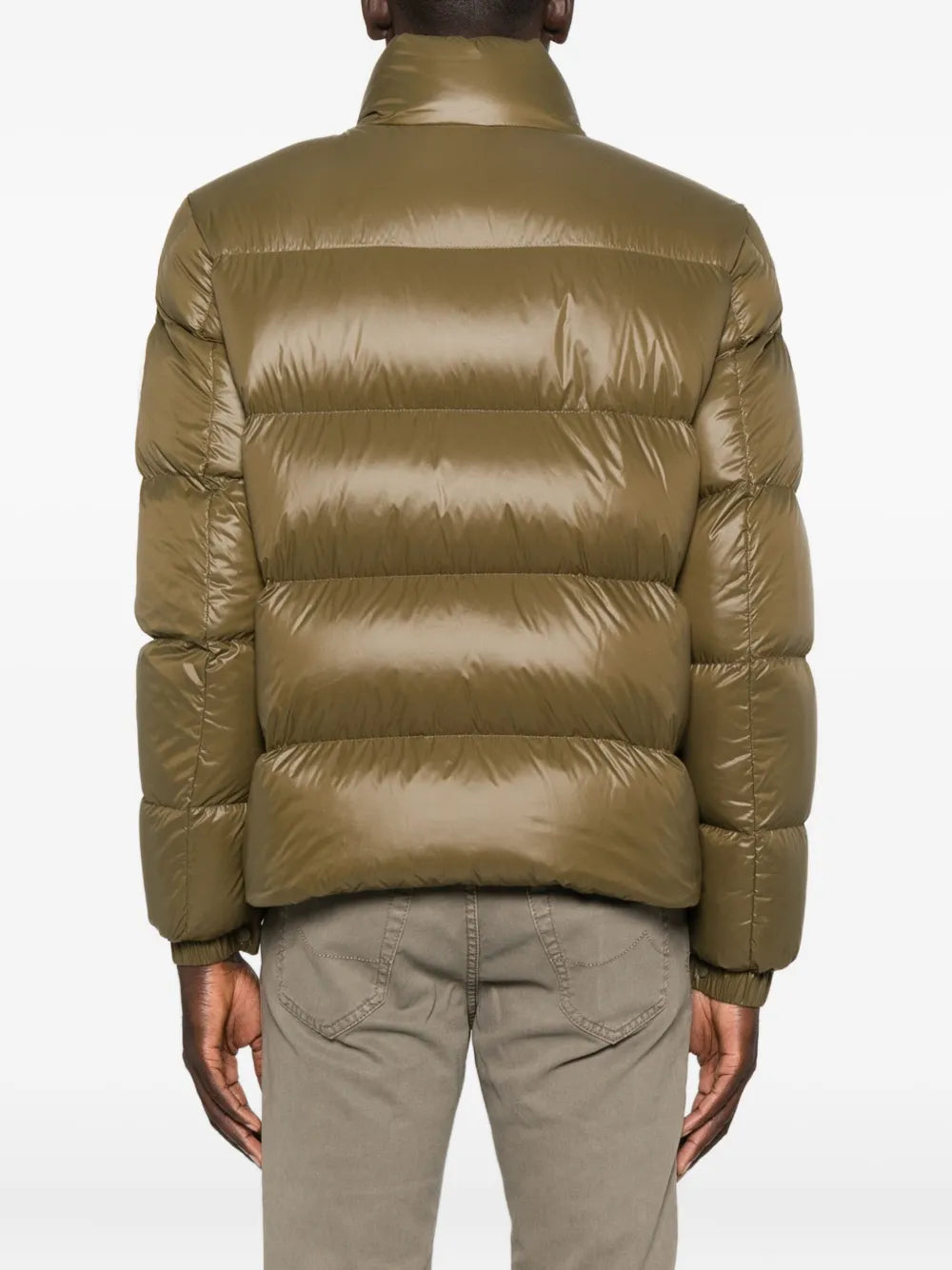 Imagem do casaco de penas Tripiti da marca Moncler para Homem - Temporada Outono-Inverno 2025 - Vista Detalhada 4