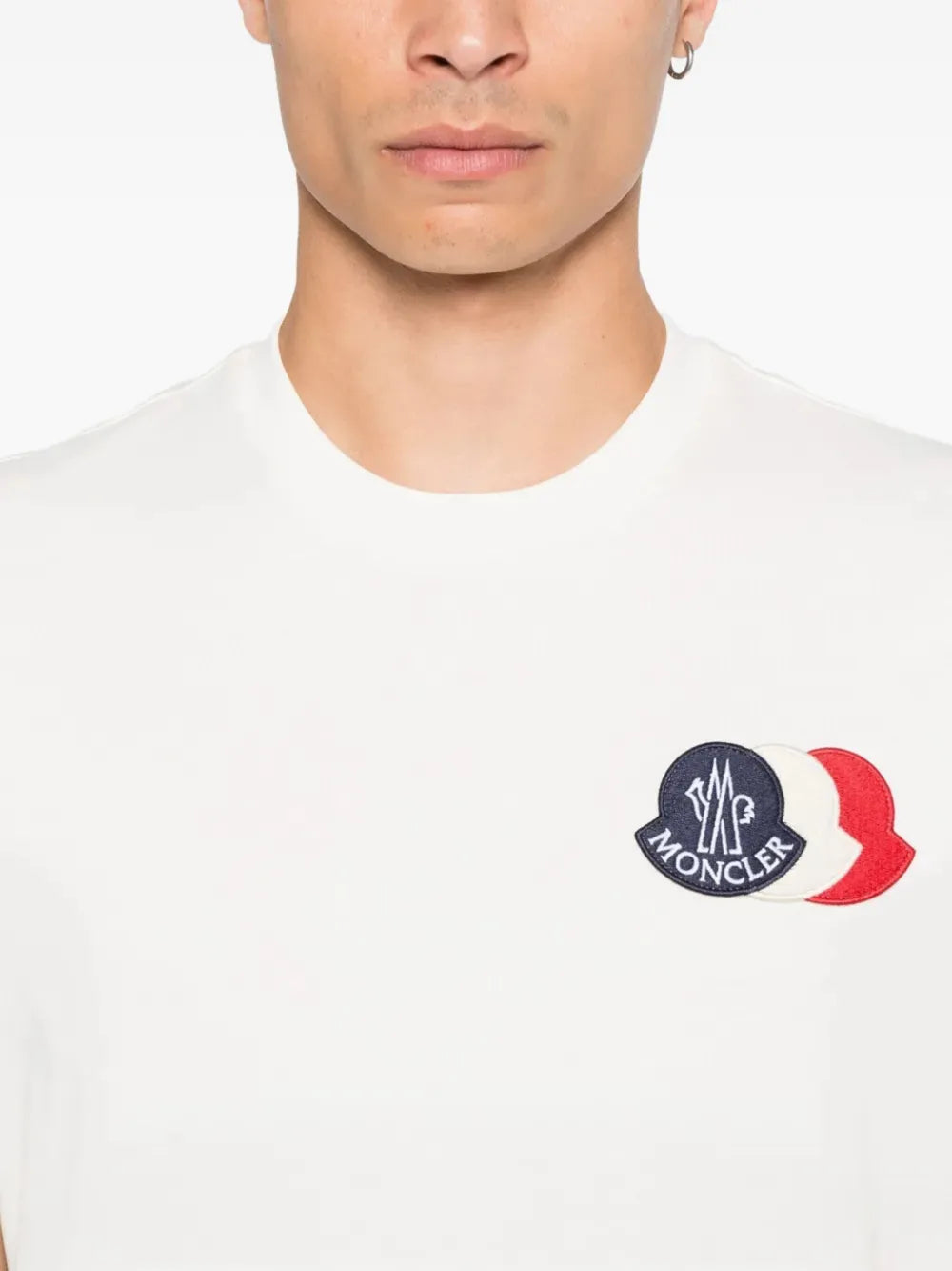 Imagen del artículo Camiseta de logo tricolor de Moncler para Hombre - Temporada Otoño-Invierno 2025 - Vista Detallada_4