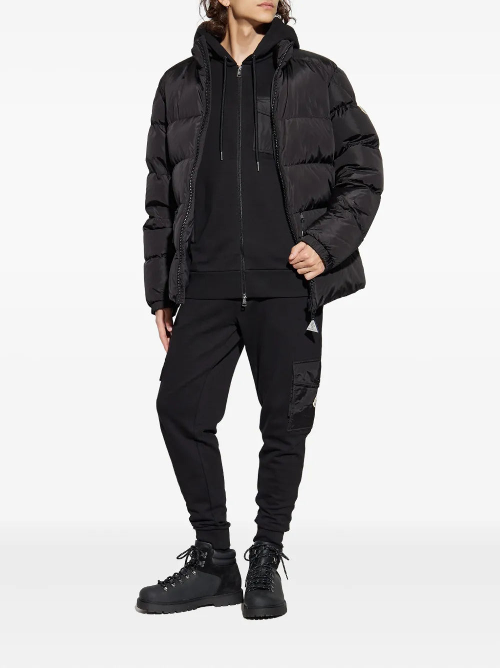 Moncler 남성 조깅 바지 항목 이미지 - 2025 가을-겨울 시즌 - 뒷면 보기