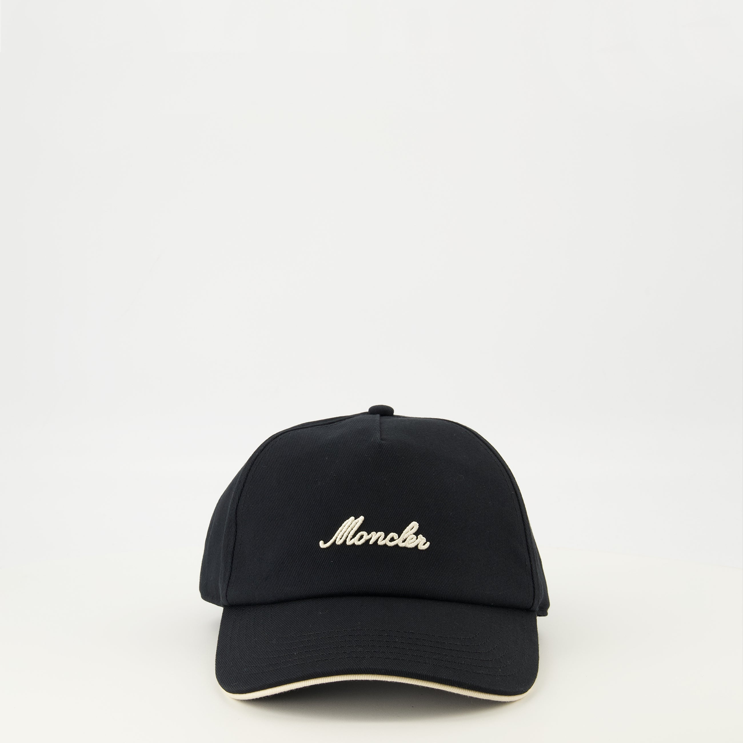 Immagine dell'articolo Cappello logo nero Moncler da Uomo - Collezione Primavera-Estate 2026 - Vista Frontale