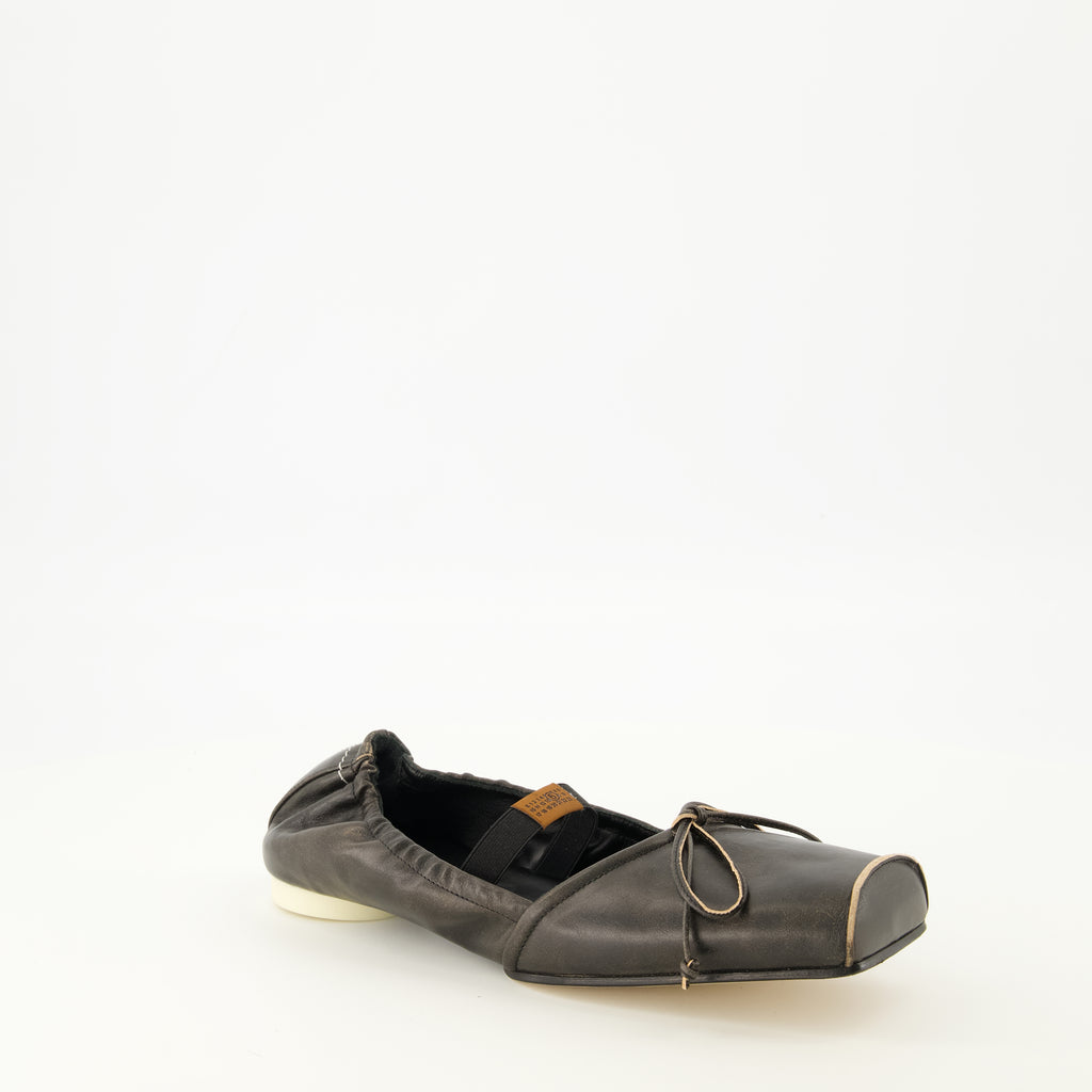 Chaussures plates Sapatilhas de Ballet em Couro Preto de Bico Quadrado Mm6 Noir Femme