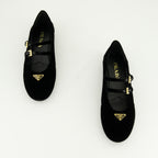 Chaussures plates Ballerines en velours Prada Noir Femme