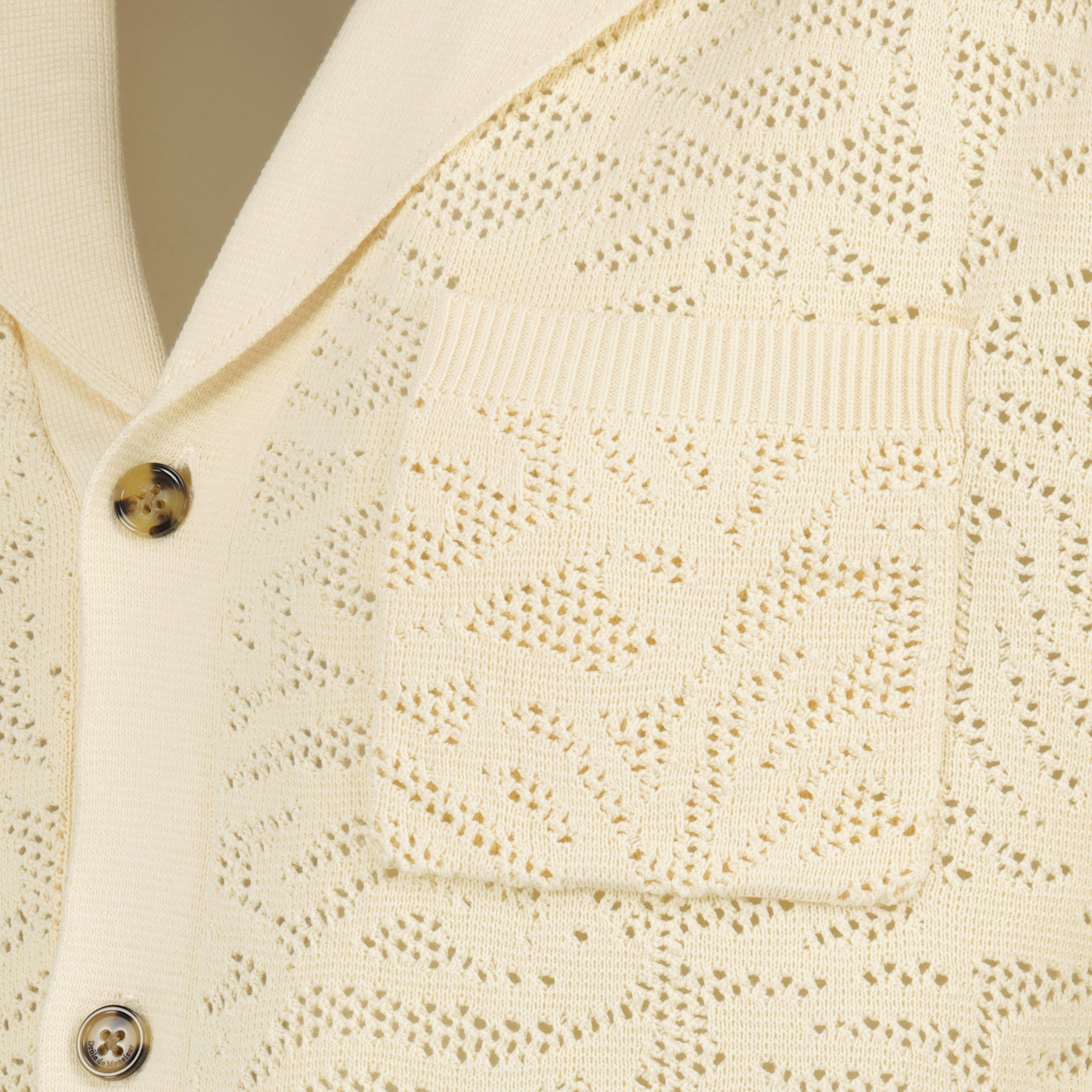 Drole De Monsieurのメンズベージュレースシャツの画像 - 2026年春夏シーズン - 詳細ビュー_2