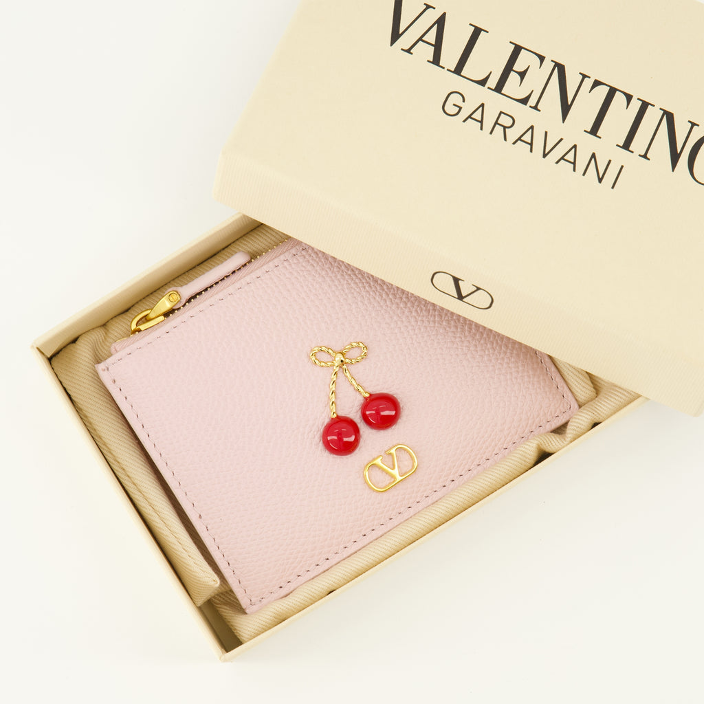 Image of the Cherryfic pink cardholder from the brand Valentino Garavani for Women - Spring-Summer 2026 - Detailed View 3