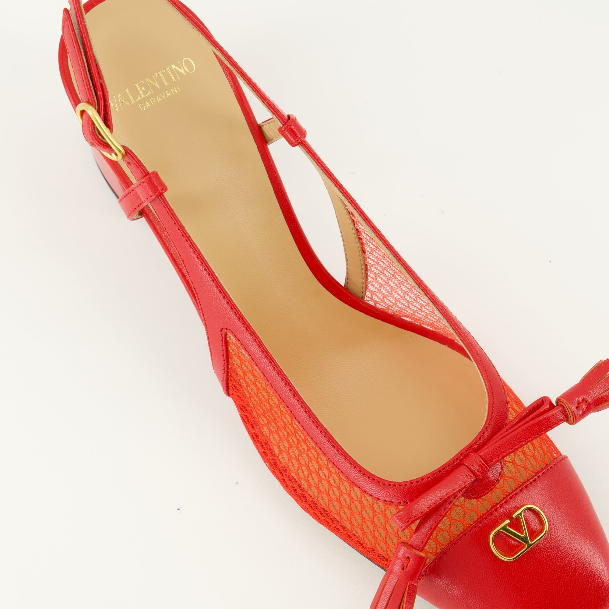 Immagine delle scarpe col tacco rosse Valet du Roi del marchio Valentino Garavani per Donna - Collezione Primavera-Estate 2026 - Vista dettagliata dall'alto