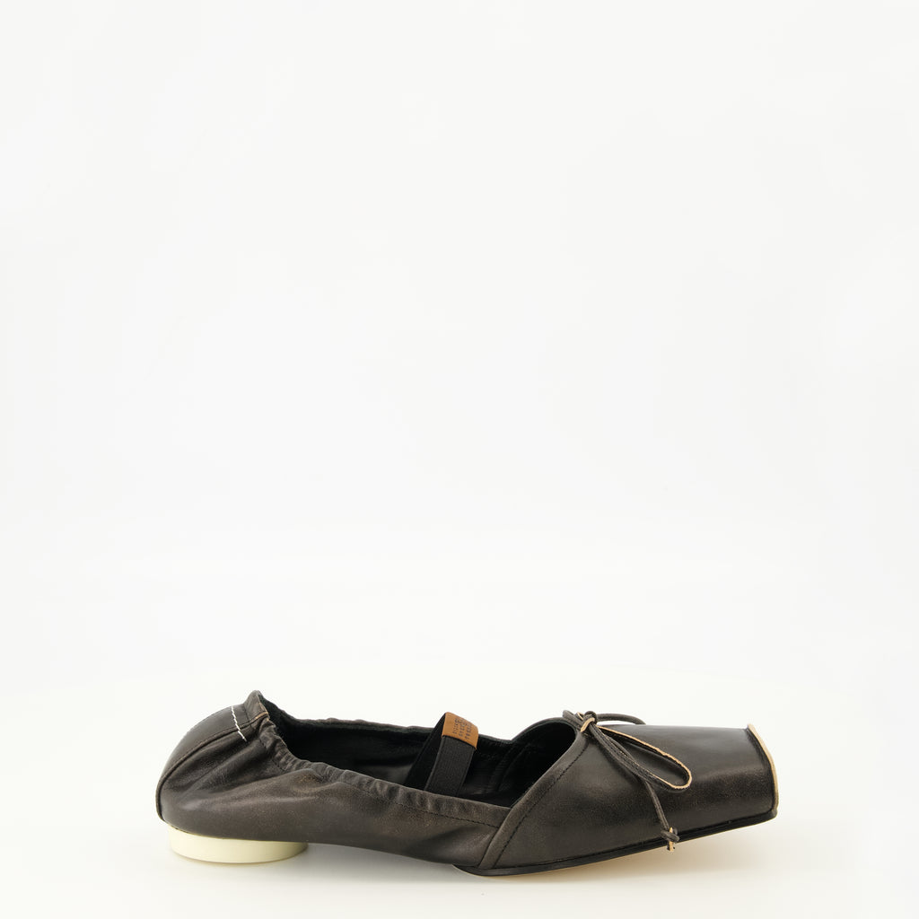 Chaussures plates Sapatilhas de Ballet em Couro Preto de Bico Quadrado Mm6 Noir Femme