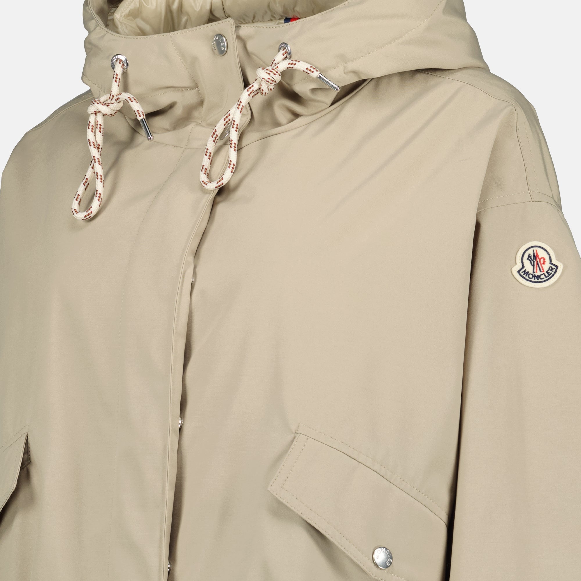 Bild der kurzen Eucalyptus-beigen Daunenjacke für Frauen von Moncler - Frühjahr-Sommer 2026 - Detaillierte Ansicht_1