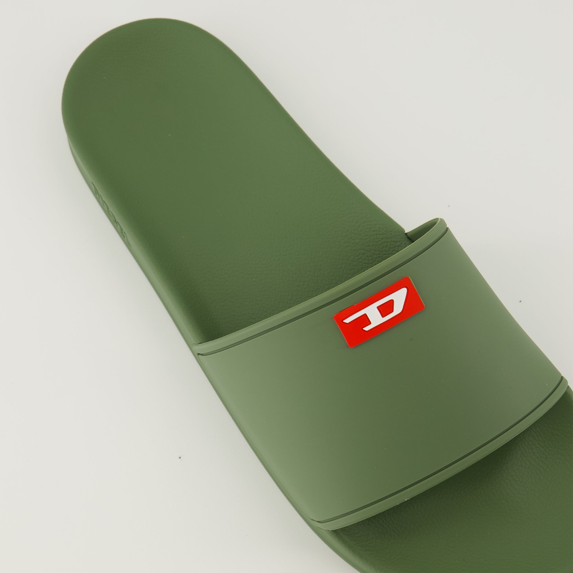 Image de l'article Claquettes SA-Swim kaki de la marque Diesel pour Homme - Saison Printemps-Été 2026 - Vue détaillée de haut