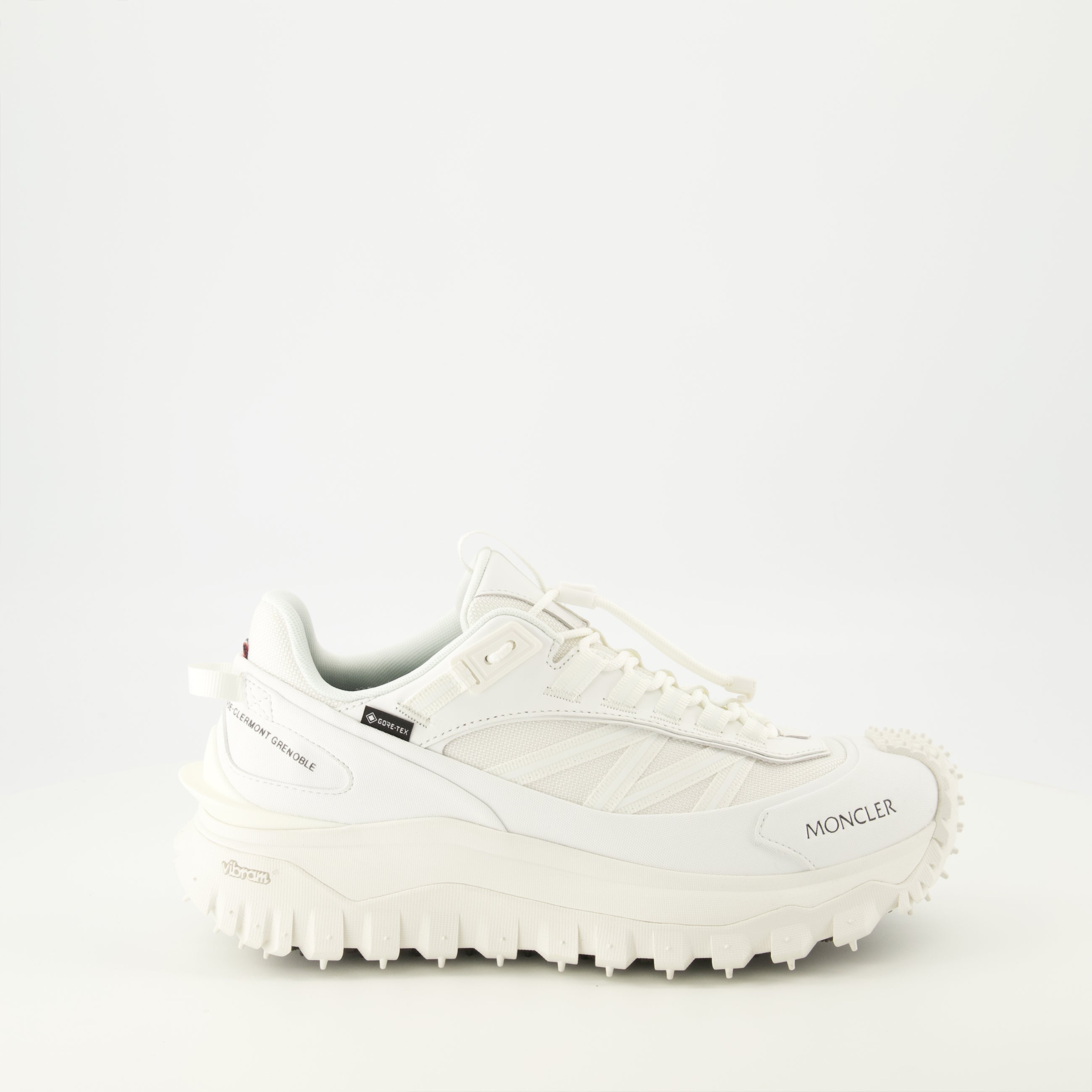 Image de l'article Baskets Trailgrip GTX blanc de la marque Moncler pour Homme - Saison Printemps-Été 2026 - Vue latérale droite