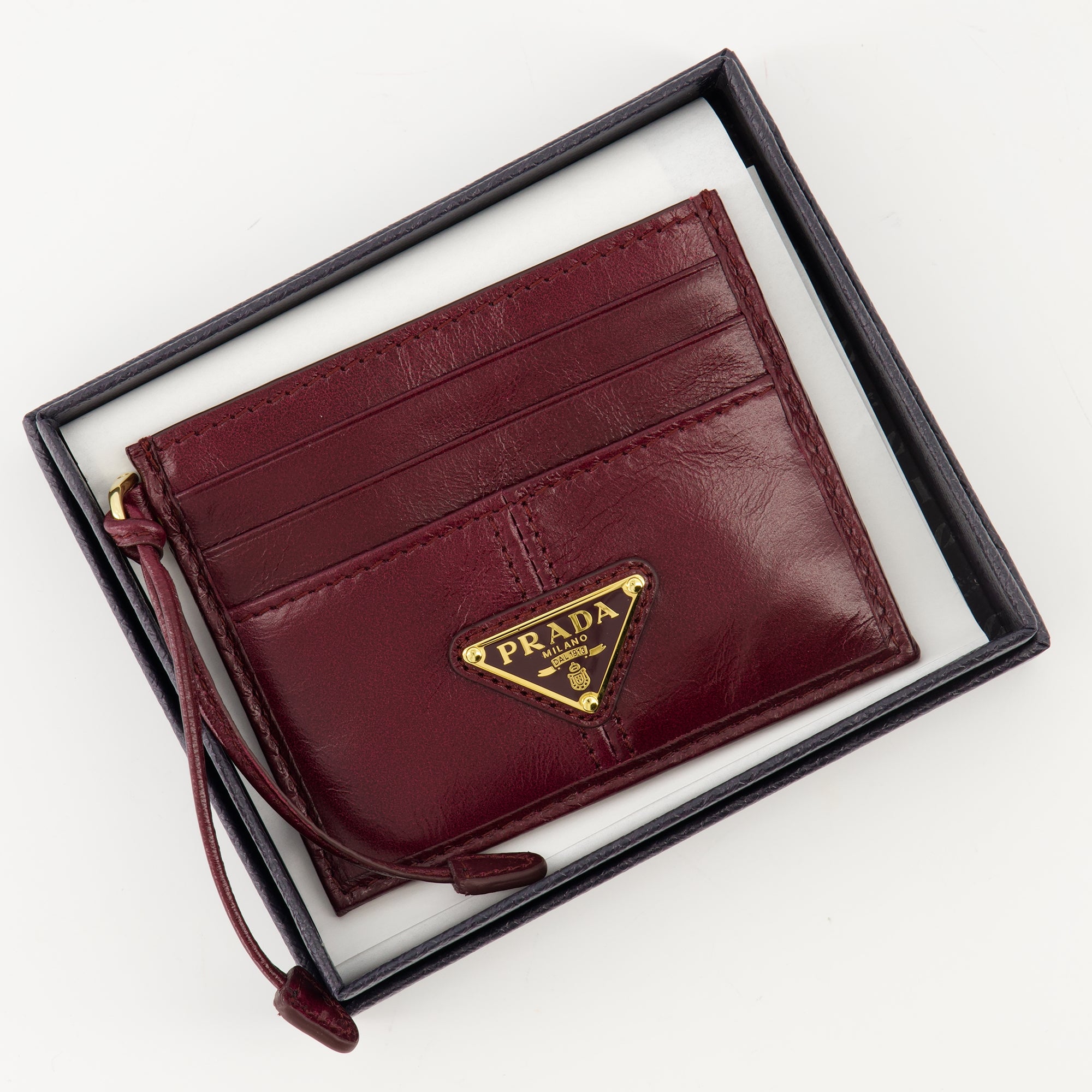 Image of the Prada leather card holder for women - Fall-Winter 2025 - Detailed View_2