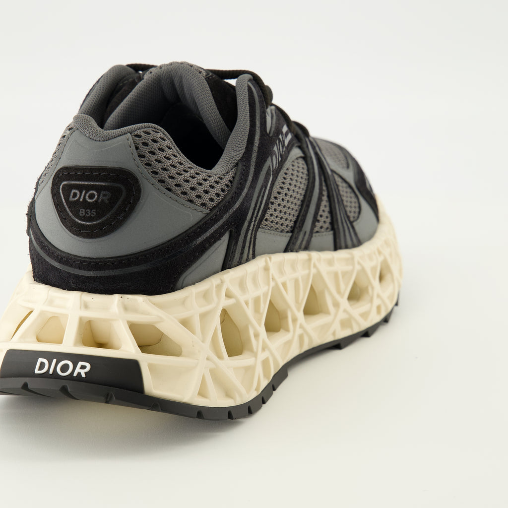 Bild der Dior Herren B35 grauen Sneakers - Frühjahr/Sommer 2026 - Rückansicht