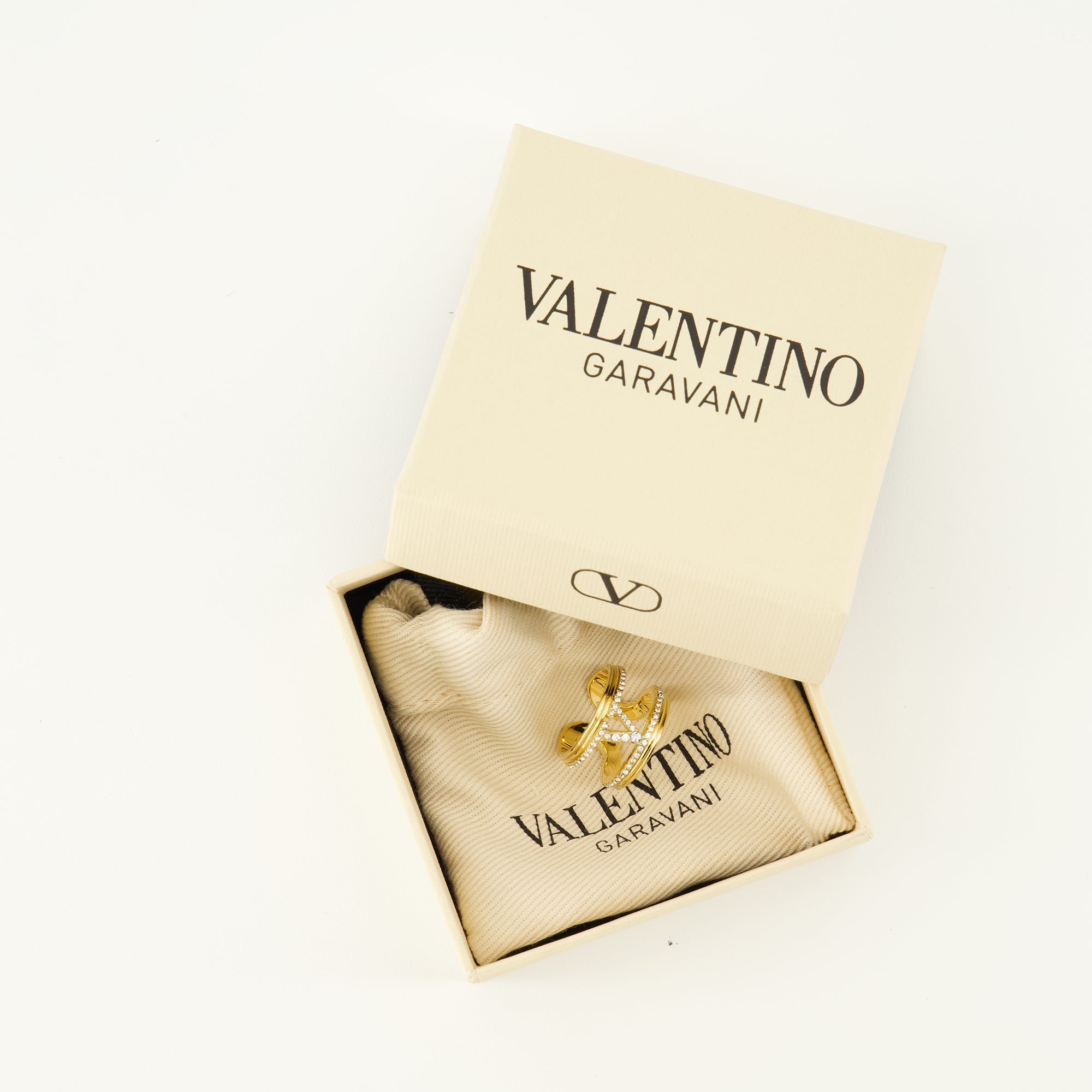 Image de l'article Bague Ovalette avec cristaux Swarovski® doré de la marque Valentino Garavani pour Femme - Saison Printemps-Été 2026 - Vue détaillée_3