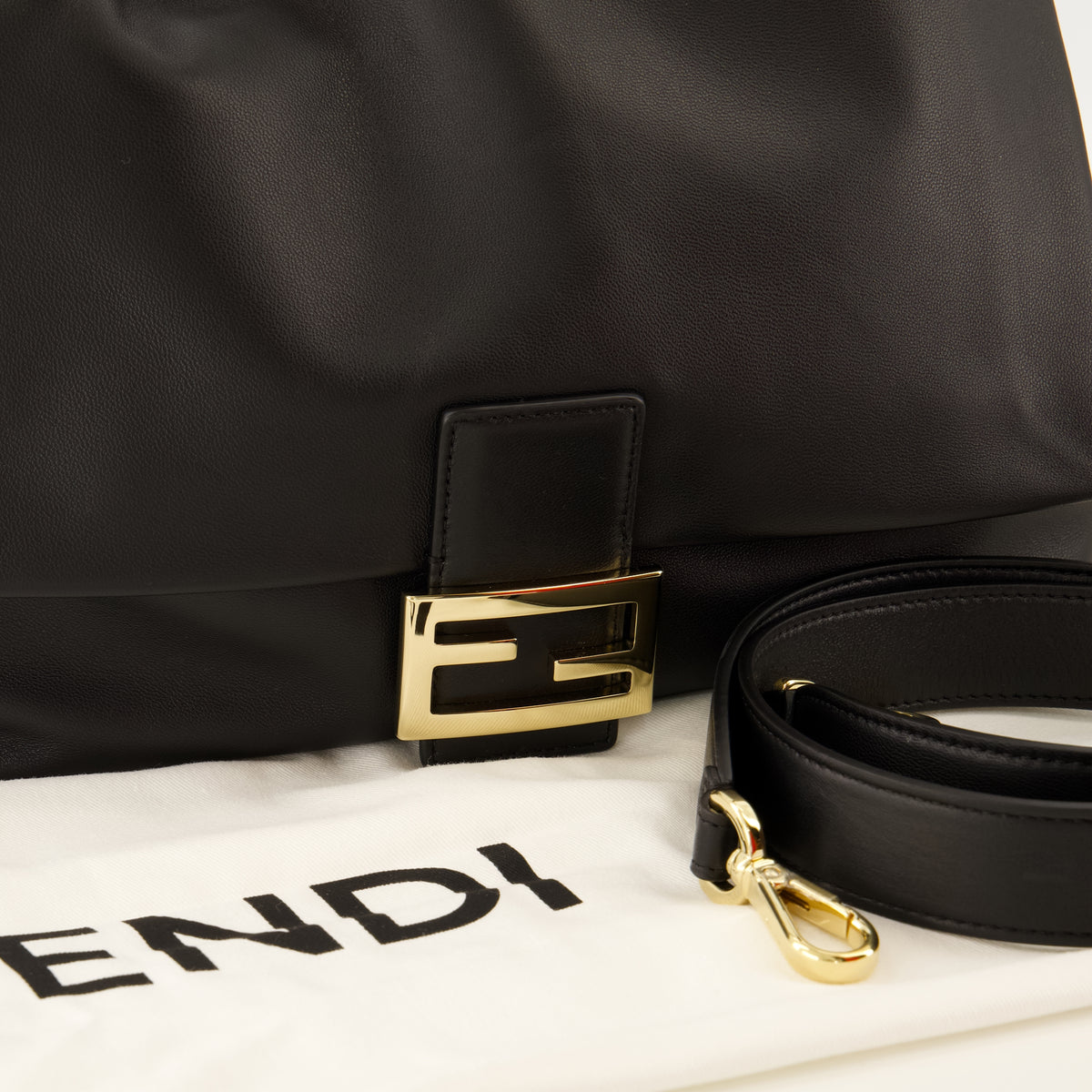 Sacs à main et épaule Mamma Baguette® Soft Borsa in Pelle Nera Fendi Noir Femme