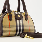 Image de l'article Mini sac bowling Highlands de la marque Burberry pour Femme - Saison Automne-Hiver 2025 - Vue détaillée_2