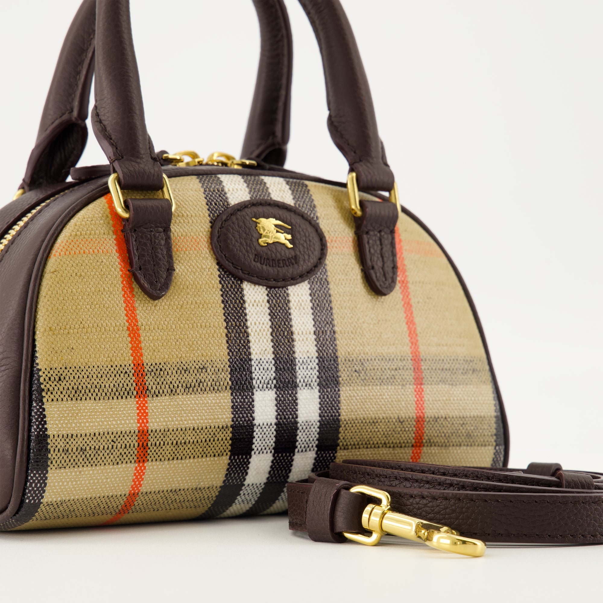 Image de l'article Mini sac bowling Highlands de la marque Burberry pour Femme - Saison Automne-Hiver 2025 - Vue détaillée_2