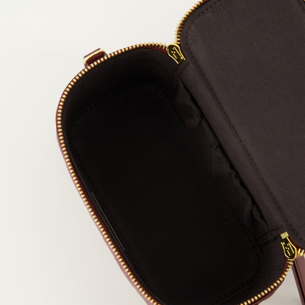 Image de l'article Mini sac Vanity bordeaux de la marque Fendi pour Femme - Saison Printemps-Été 2026 - Vue détaillée_3