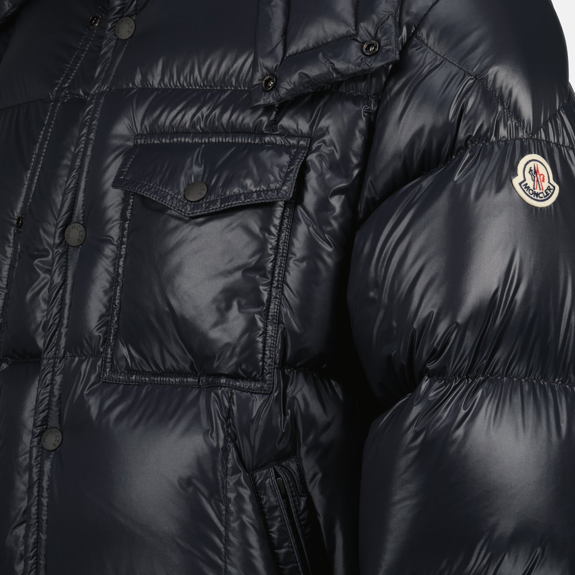 Imagem do Casaco de Pêlos Serfanto da marca Moncler para Homem - Outono-Inverno 2025 - Vista Detalhada 3