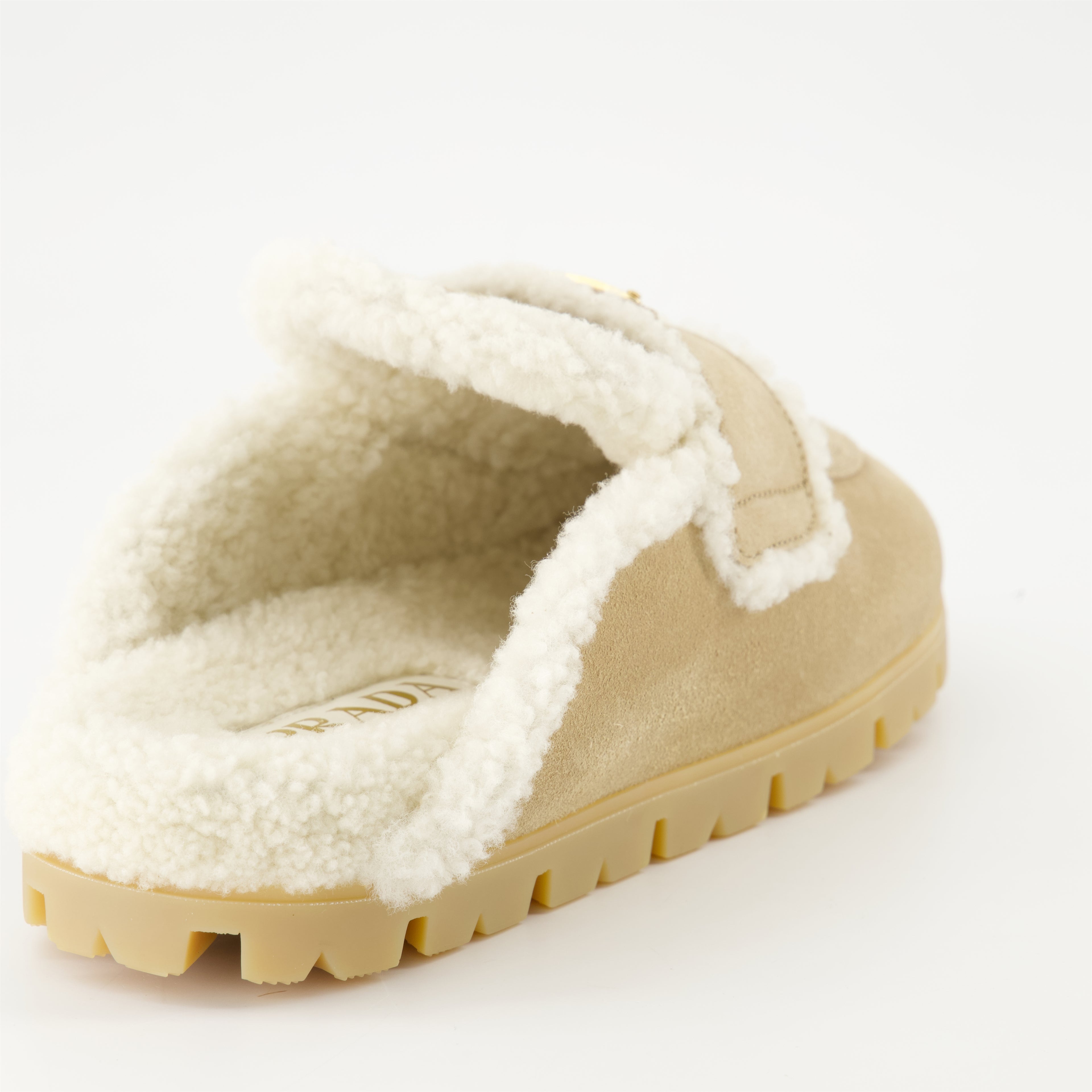Zapatos abiertos Mules fourrées Prada Beige Femme