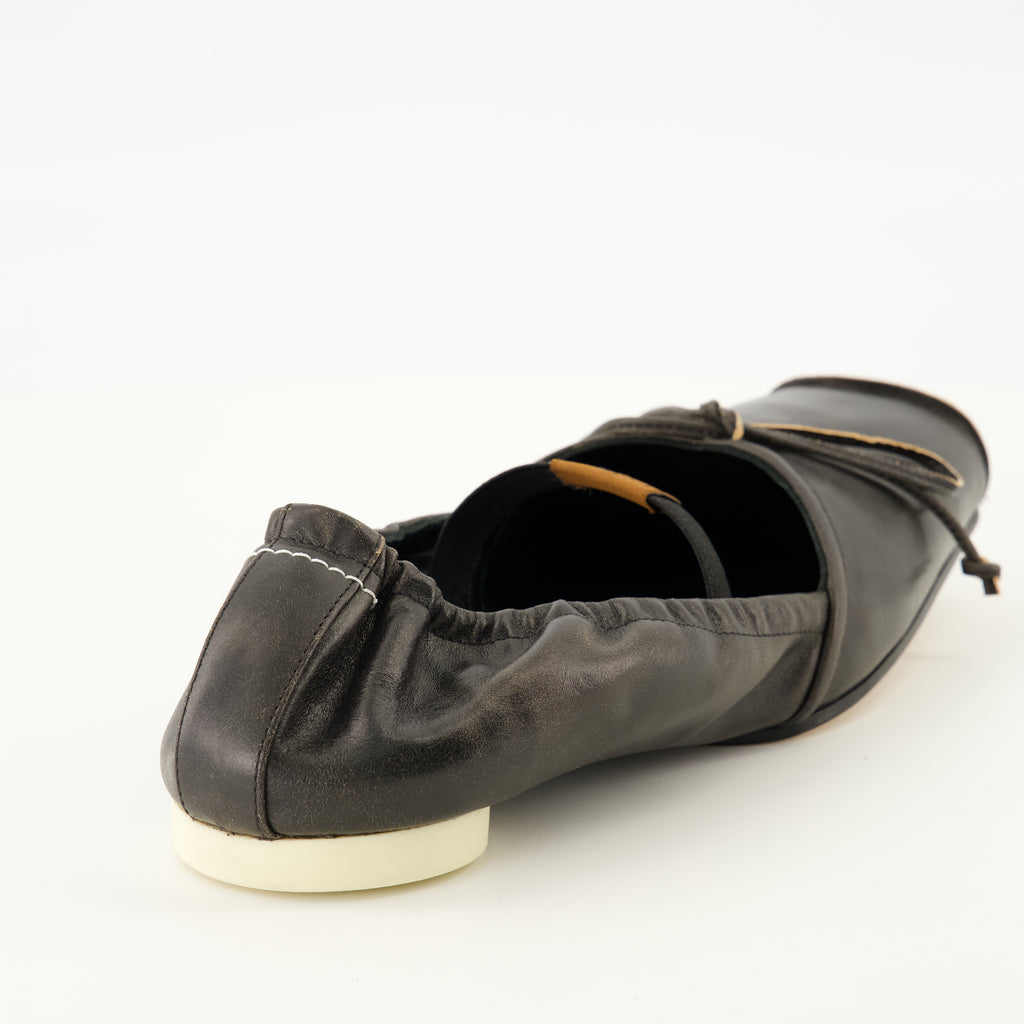 Chaussures plates Sapatilhas de Ballet em Couro Preto de Bico Quadrado Mm6 Noir Femme