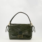 Image de l'article Sac Mamma Baguette medium vert foncé de la marque Fendi pour Femme - Saison Automne-Hiver 2025 - Vue de Face