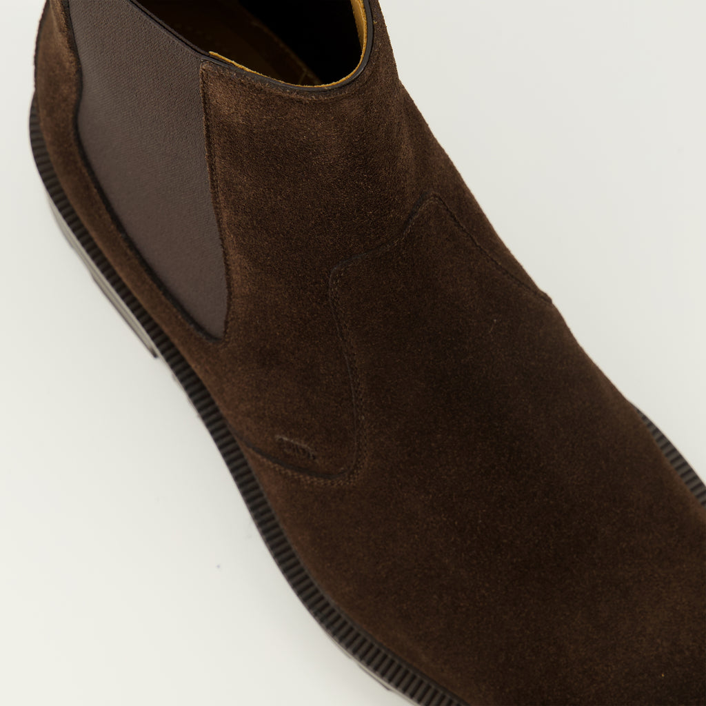 Imagen de las botines Chelsea marrones de la marca Dior para Hombre - Temporada Primavera-Verano 2026 - Vista detallada desde arriba