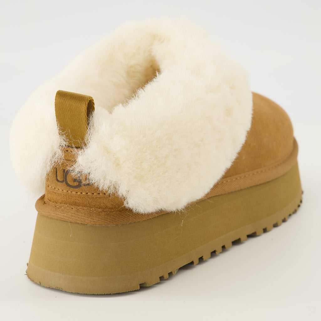 Image de l'article Bottines Tazzelle marron de la marque Ugg pour Femme - Saison Printemps-Été 2026 - Vue arrière