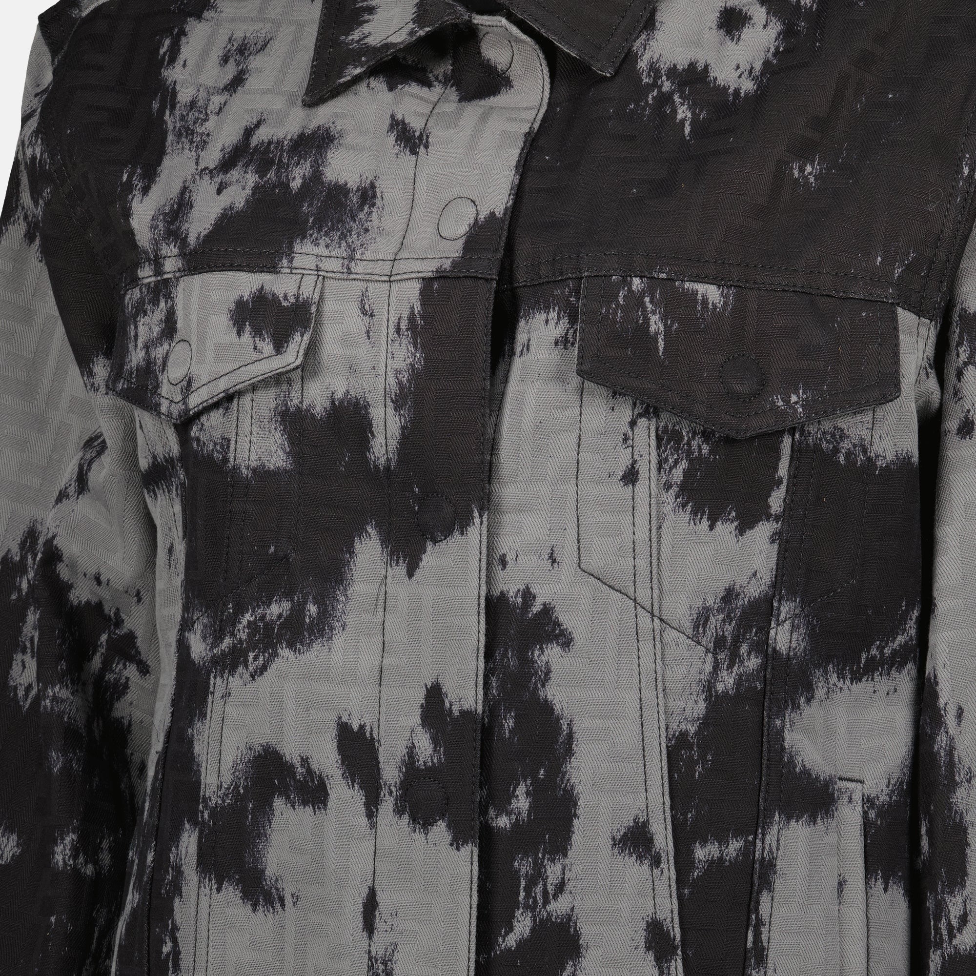 Image of the Fendi brand FF denim jacket for women - Autumn-Winter 2025 season - Detailed view_1