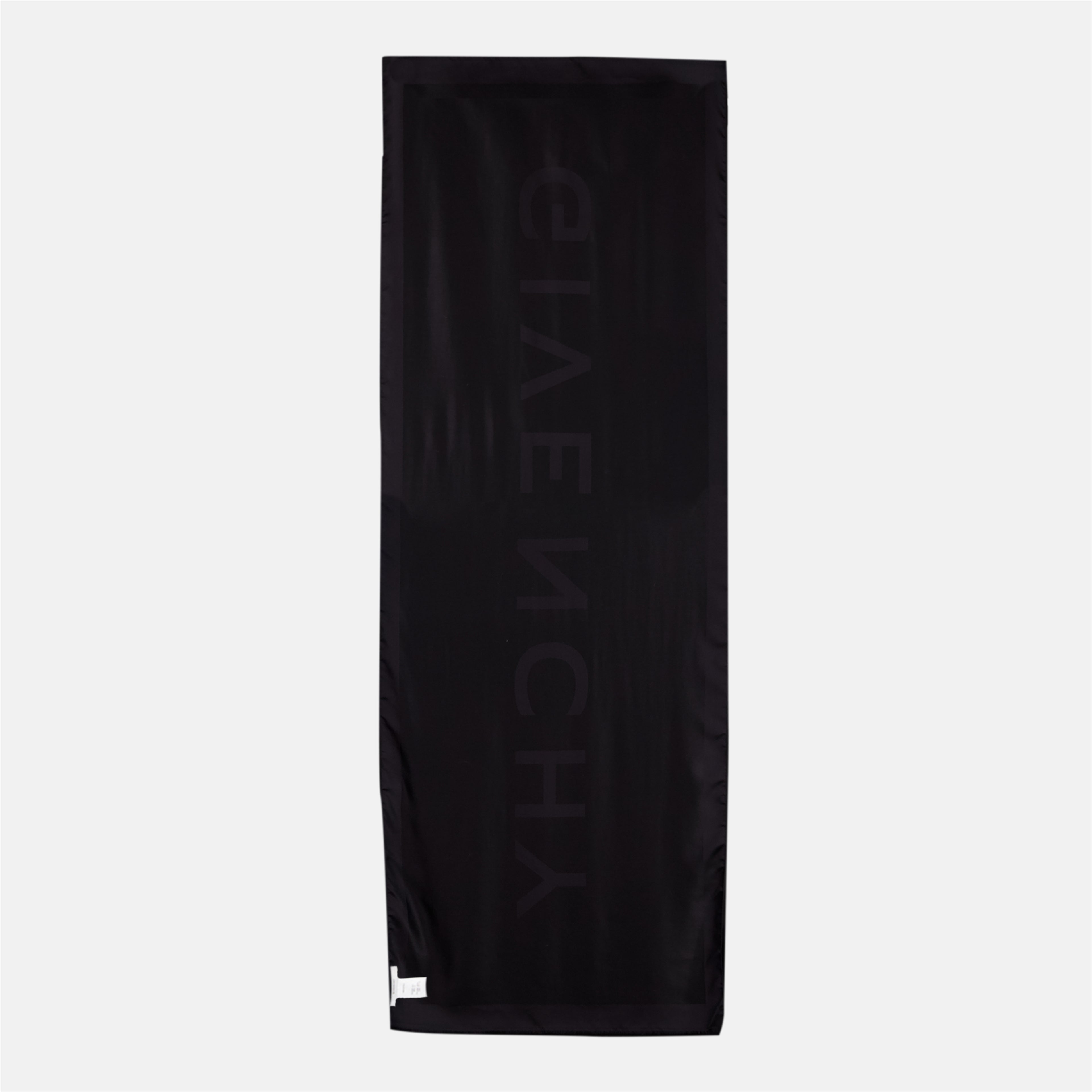 Image de l'article Foulard en soie et laine noir de la marque Givenchy pour Femme - Saison Automne-Hiver 2025 - Vue de Dos