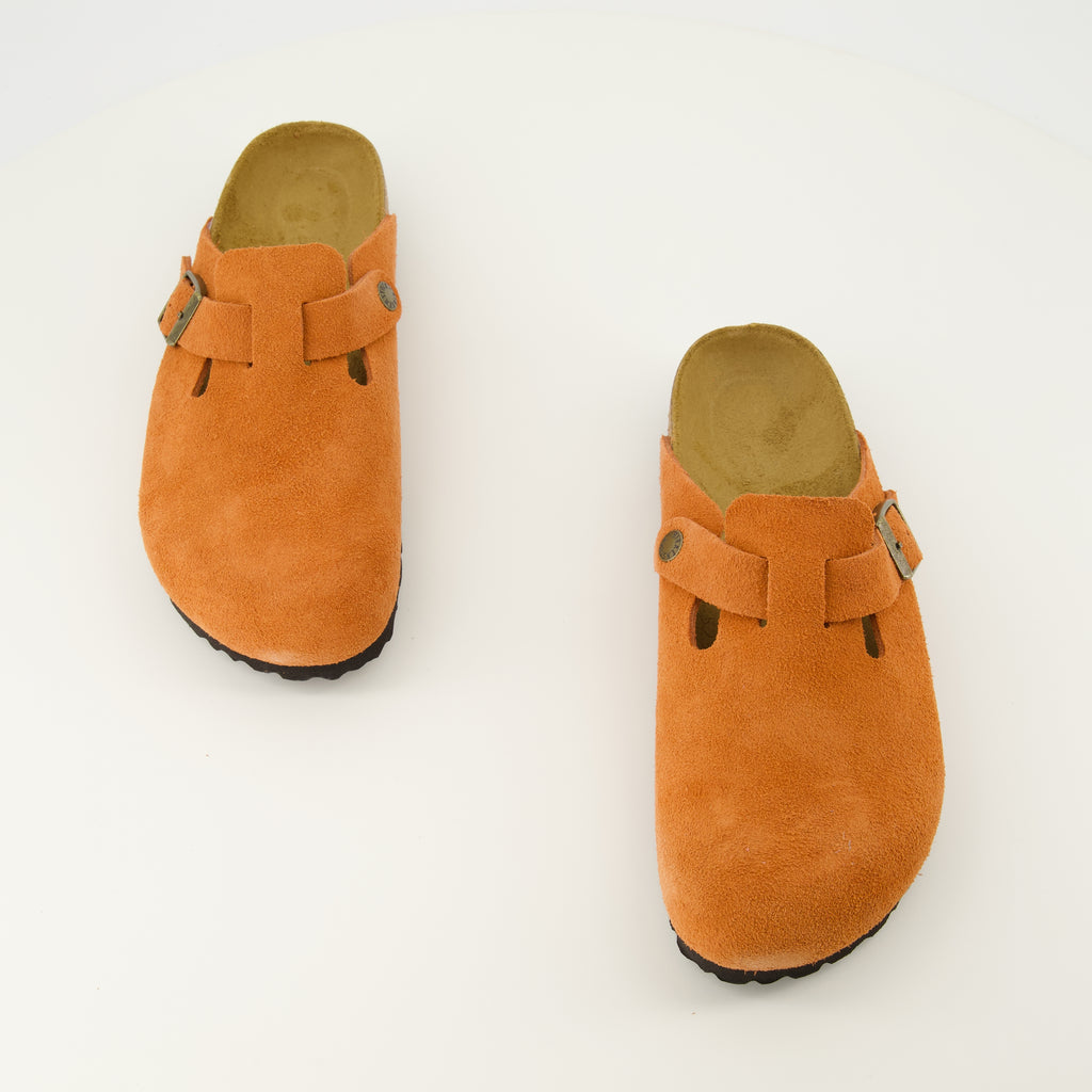 Image of the Birkenstock orange suede Boston clogs for Unisex - Spring-Summer 2026 season - Top view of the shoe pair
