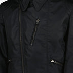 Immagine della giacca in nylon nero di Prada per uomo - Primavera-Estate 2026 - Vista dettagliata_1
