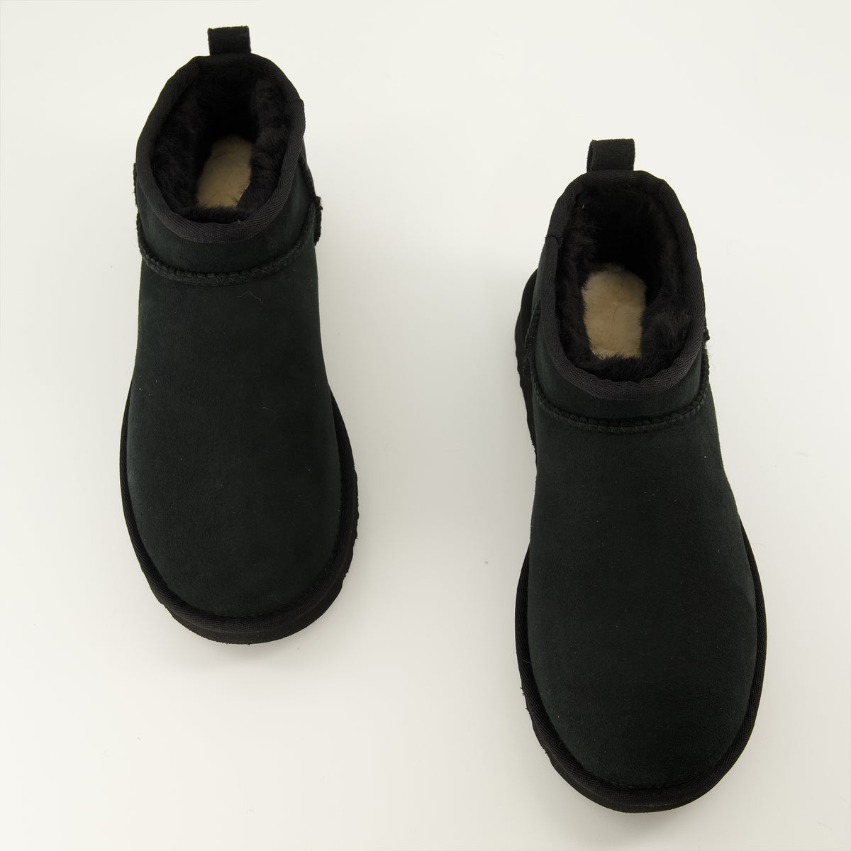 Bottines Bottes Classic Ultra mini noir Ugg Noir Femme