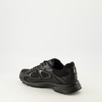 Bild der B30 schwarzen Sneakers der Marke Dior für Herren - Herbst-Winter Saison 2025 - Dreiviertelansicht hinten rechts