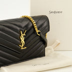 Sacs bandoulière Carteira Cassandre com Cadeia de Couro Preto Saint Laurent Noir Femme