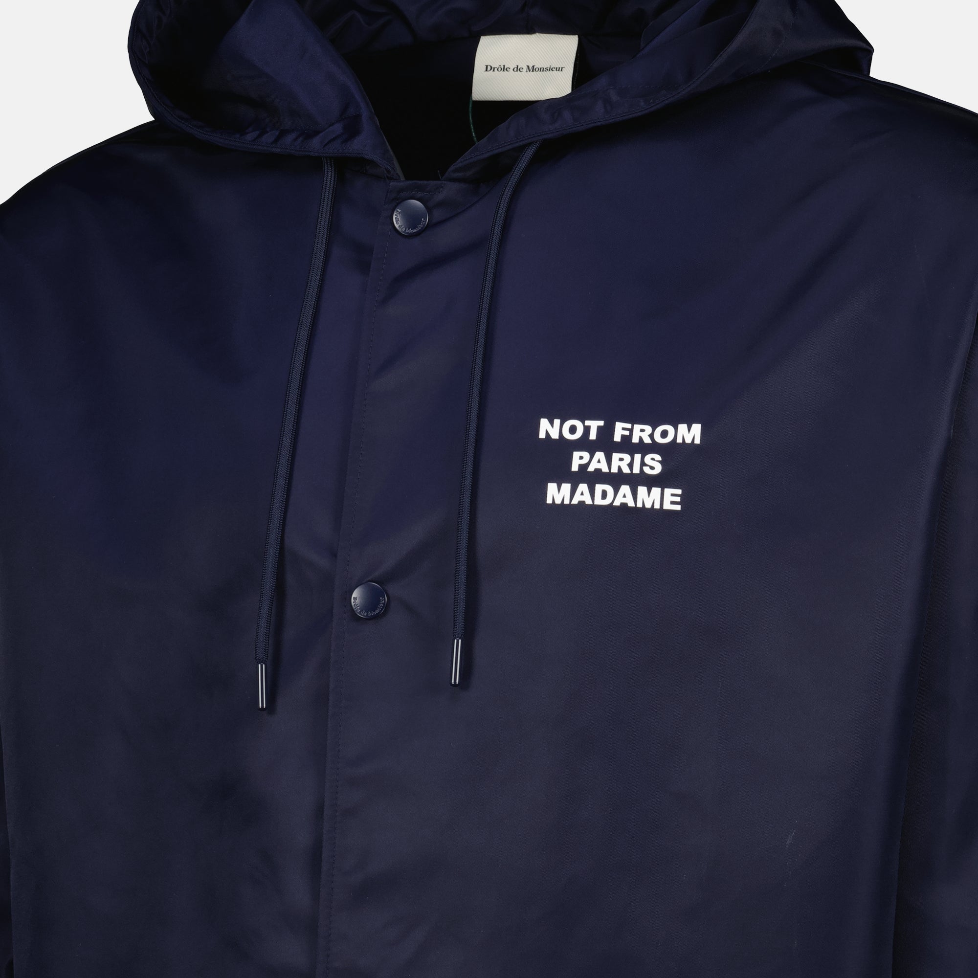 Image de l'article Parka Slogan bleu marine de la marque Drole De Monsieur pour Homme - Saison Printemps-Été 2026 - Vue détaillée_1