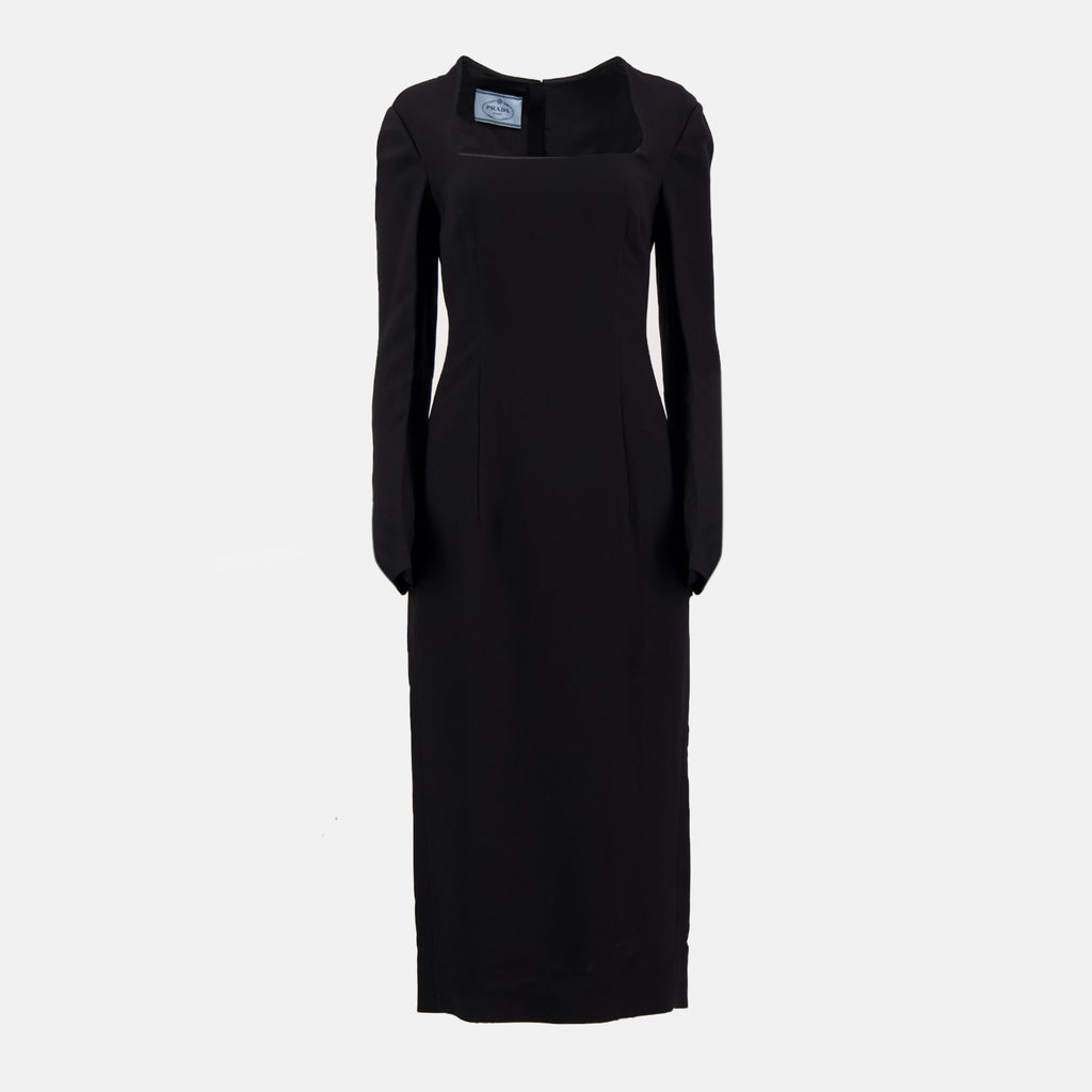 Image de l'article Robe longue noir de la marque Prada pour Femme - Saison Automne-Hiver 2022 - Vue de Face