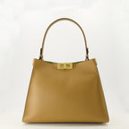 Imagem da bolsa Fendi Way medium em couro bege da marca Fendi para Mulheres - Temporada Primavera-Verão 2026 - Vista Frontal