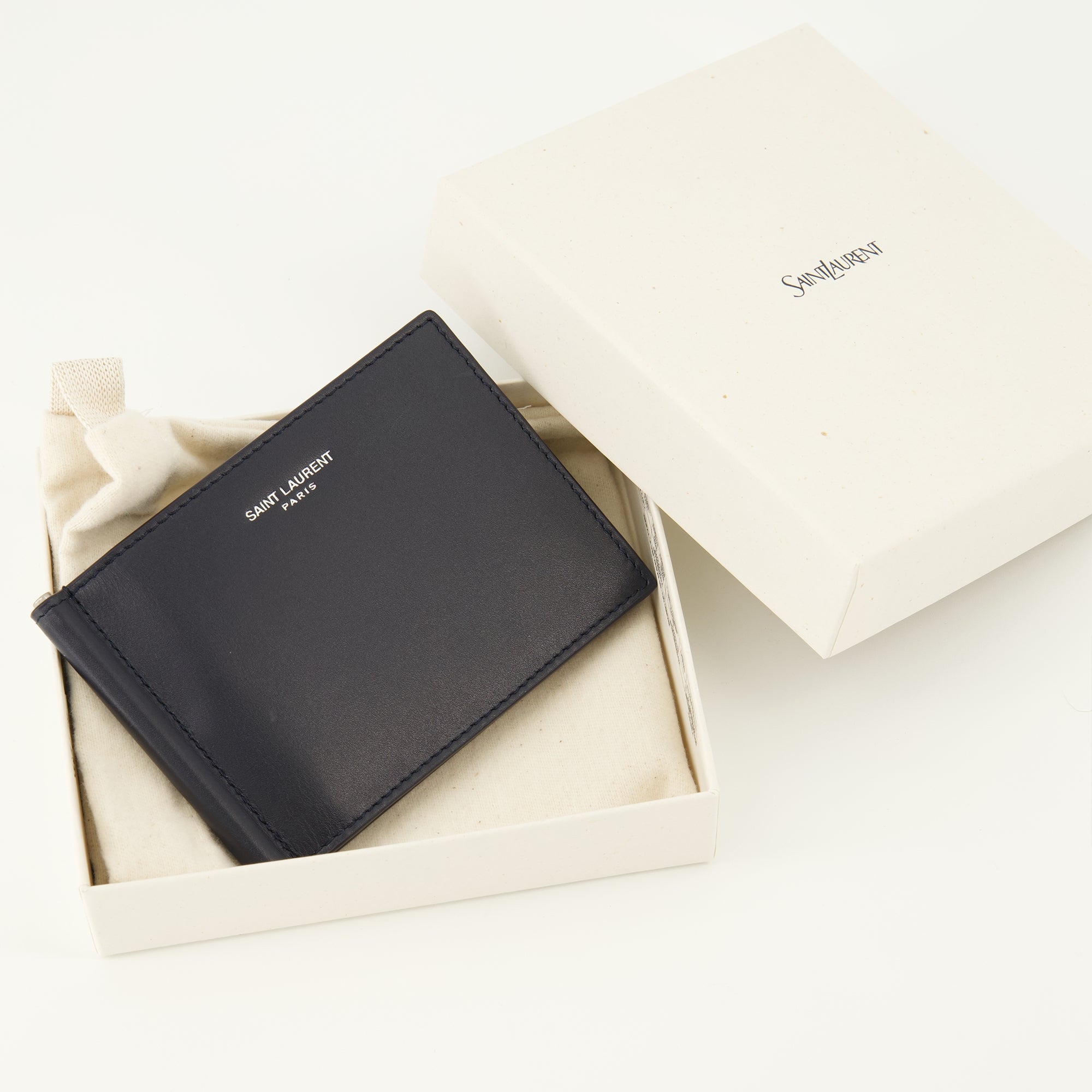 Image of the Saint Laurent Paris leather wallet for men - Autumn-Winter 2025 - Detailed View_3