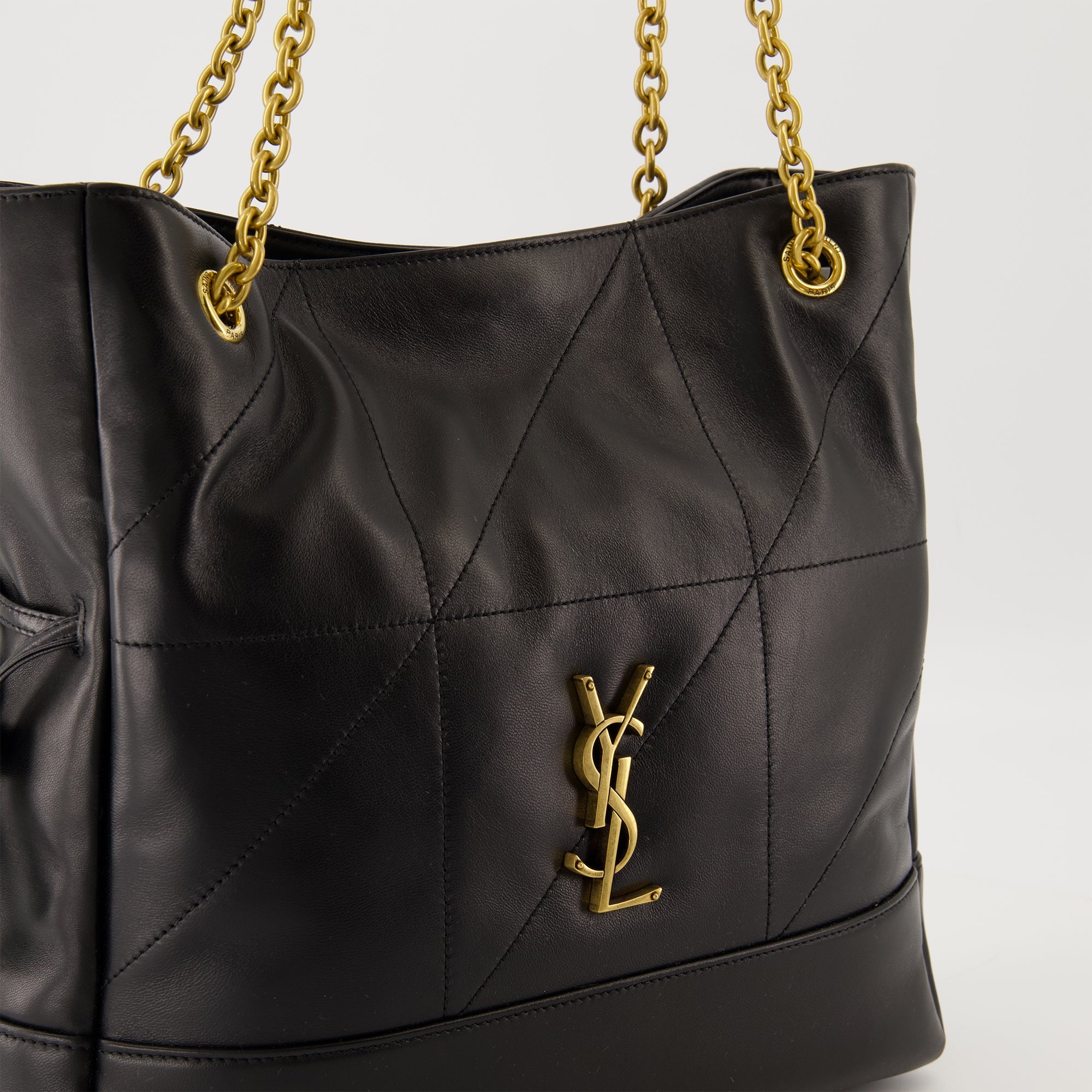 Imagem da bolsa pequena Jamie Shopping da marca Saint Laurent para Mulheres - Temporada Outono-Inverno 2025 - Vista Detalhada_2