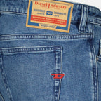 Bild des Diesel Herren Jeans Sleenker 1979 L32 in blauem Denim - Frühling-Sommer 2026 - Detailansicht_2